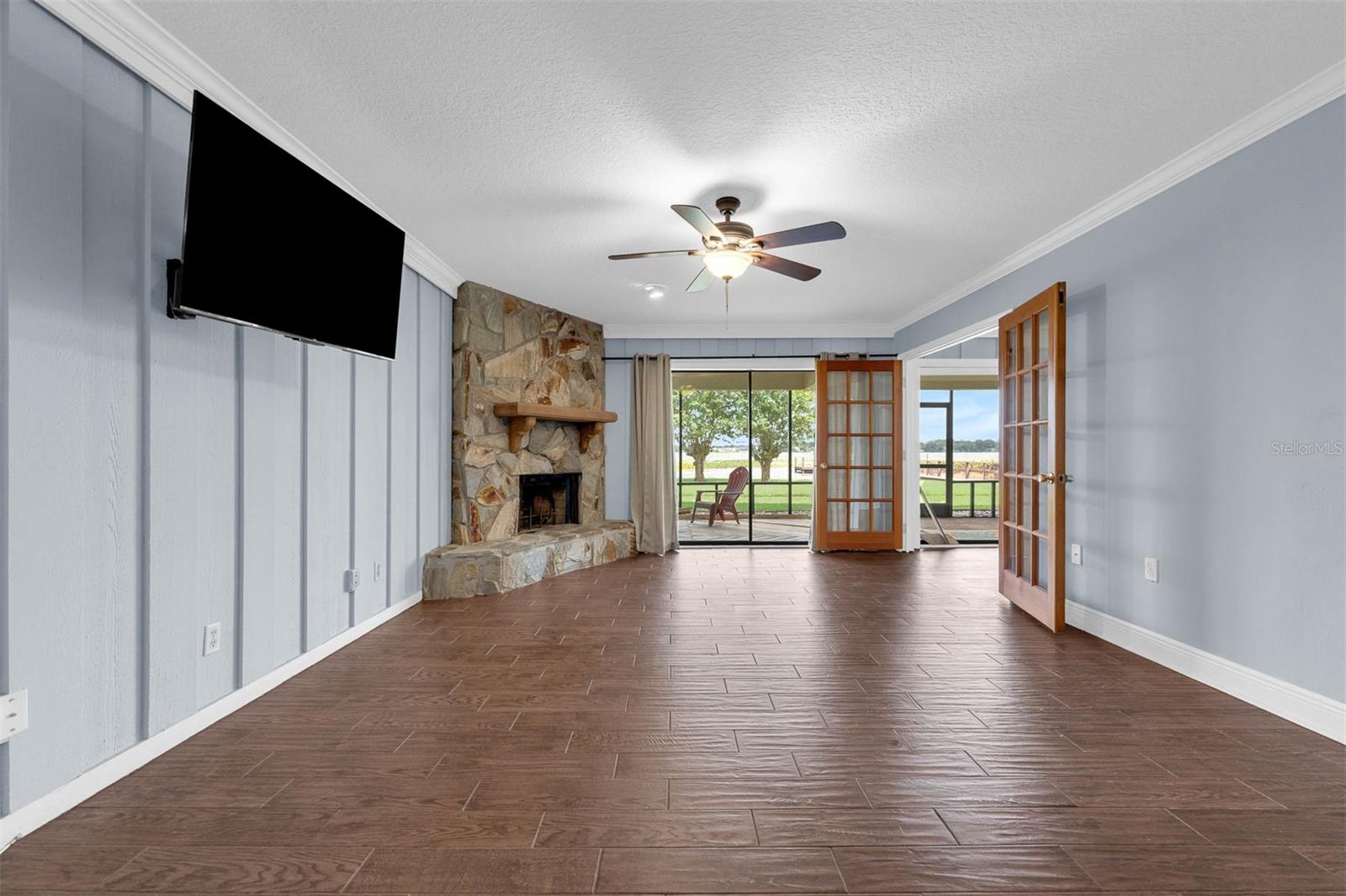 Image 5 of 57 For 2410 Hartridge Point Drive W