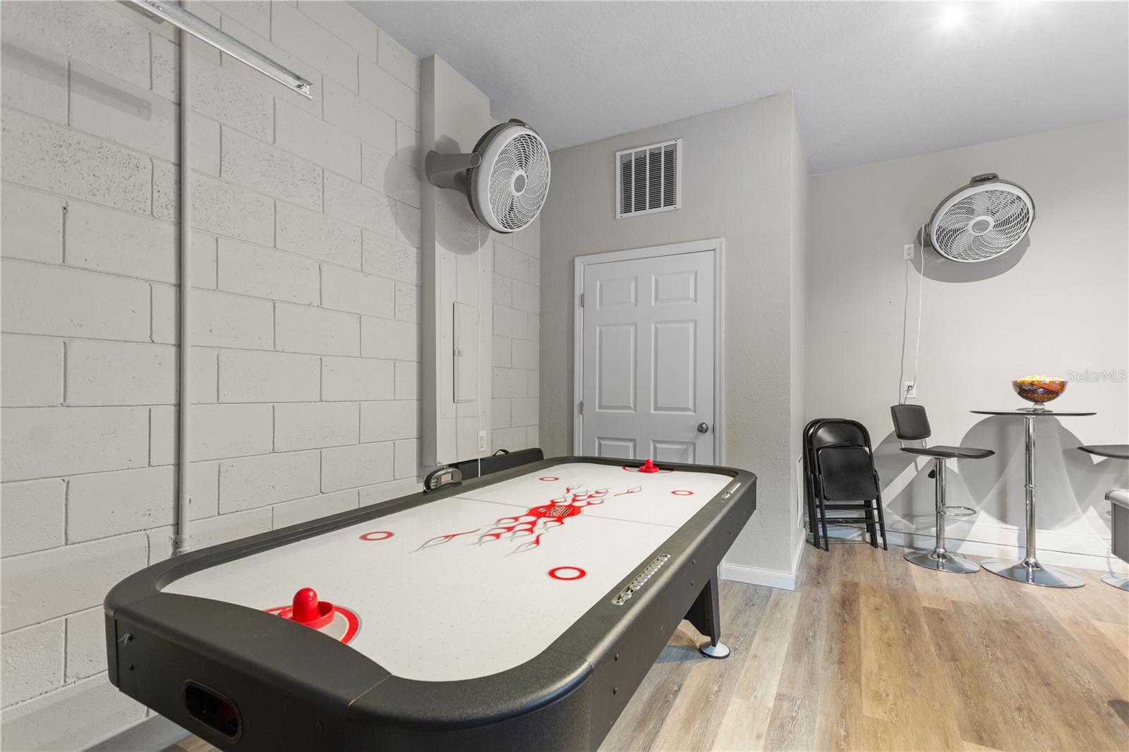 Image 34 of 90 For 5287 Wildwood Way