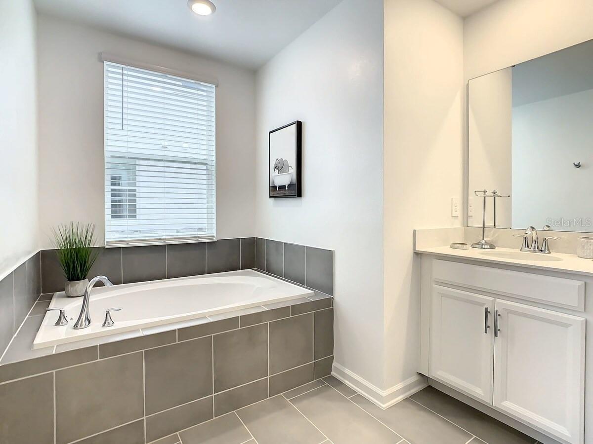 Image 30 of 47 For 8883 Cabot Cliffs Drive 102