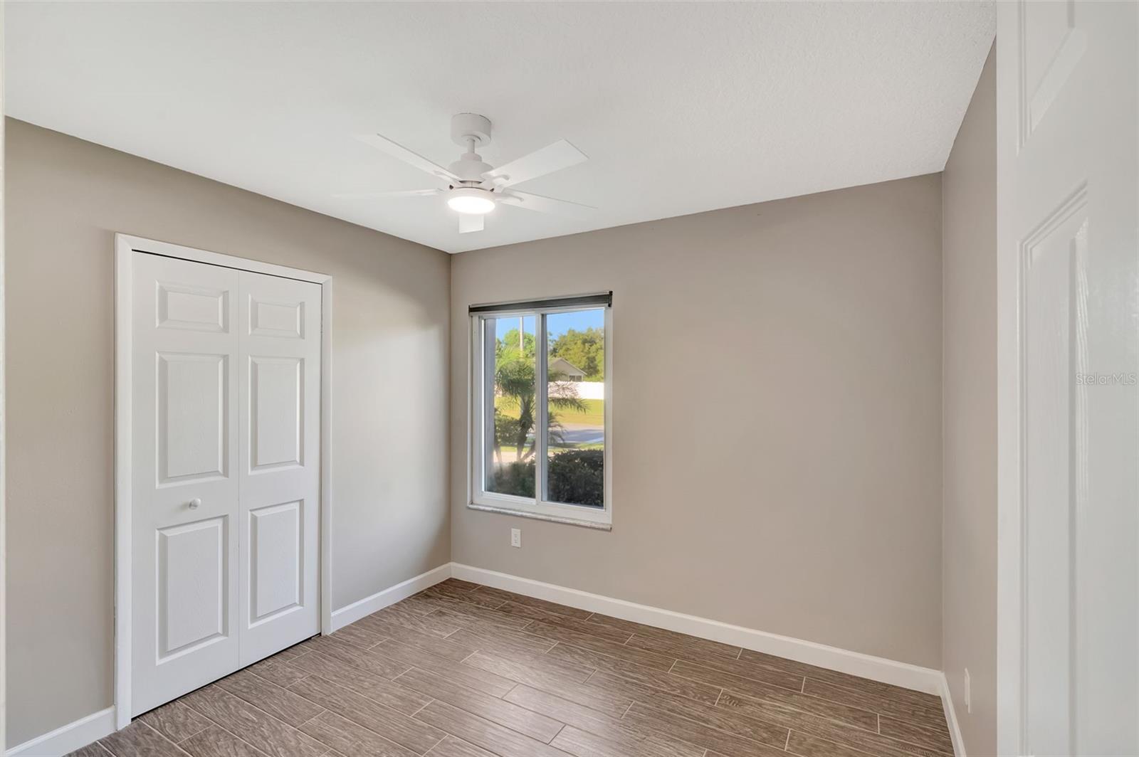Image 15 of 26 For 1425 Prairie Lake Boulevard
