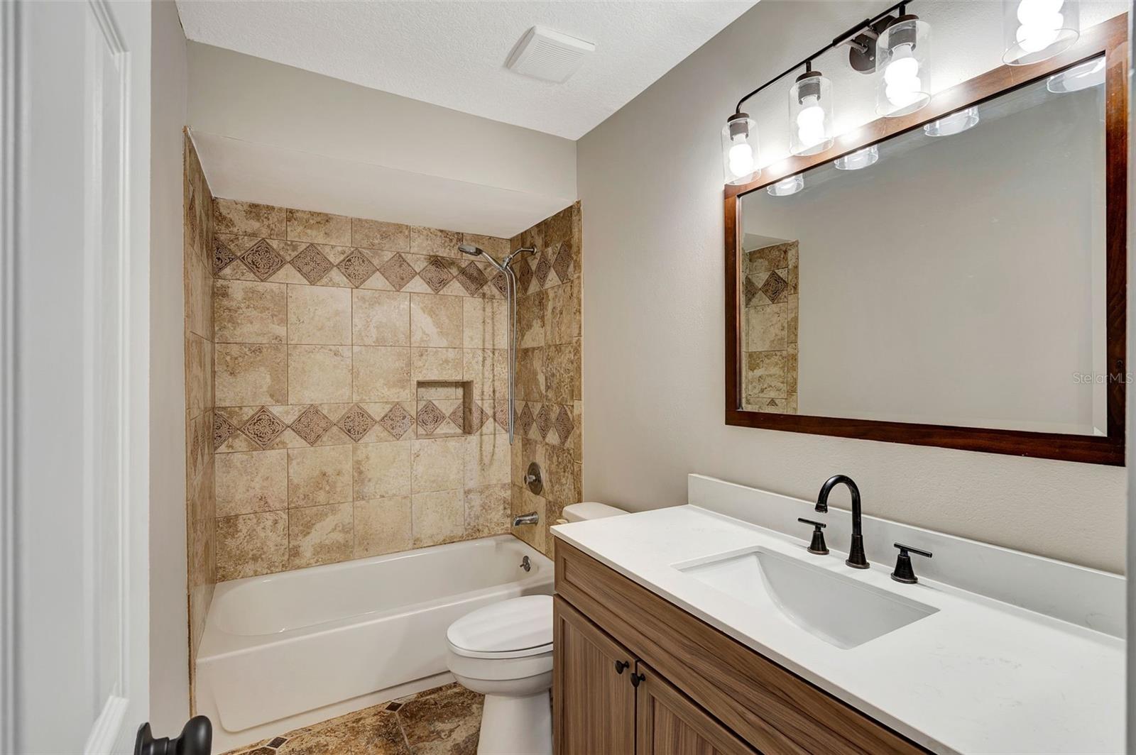 Image 18 of 26 For 1425 Prairie Lake Boulevard