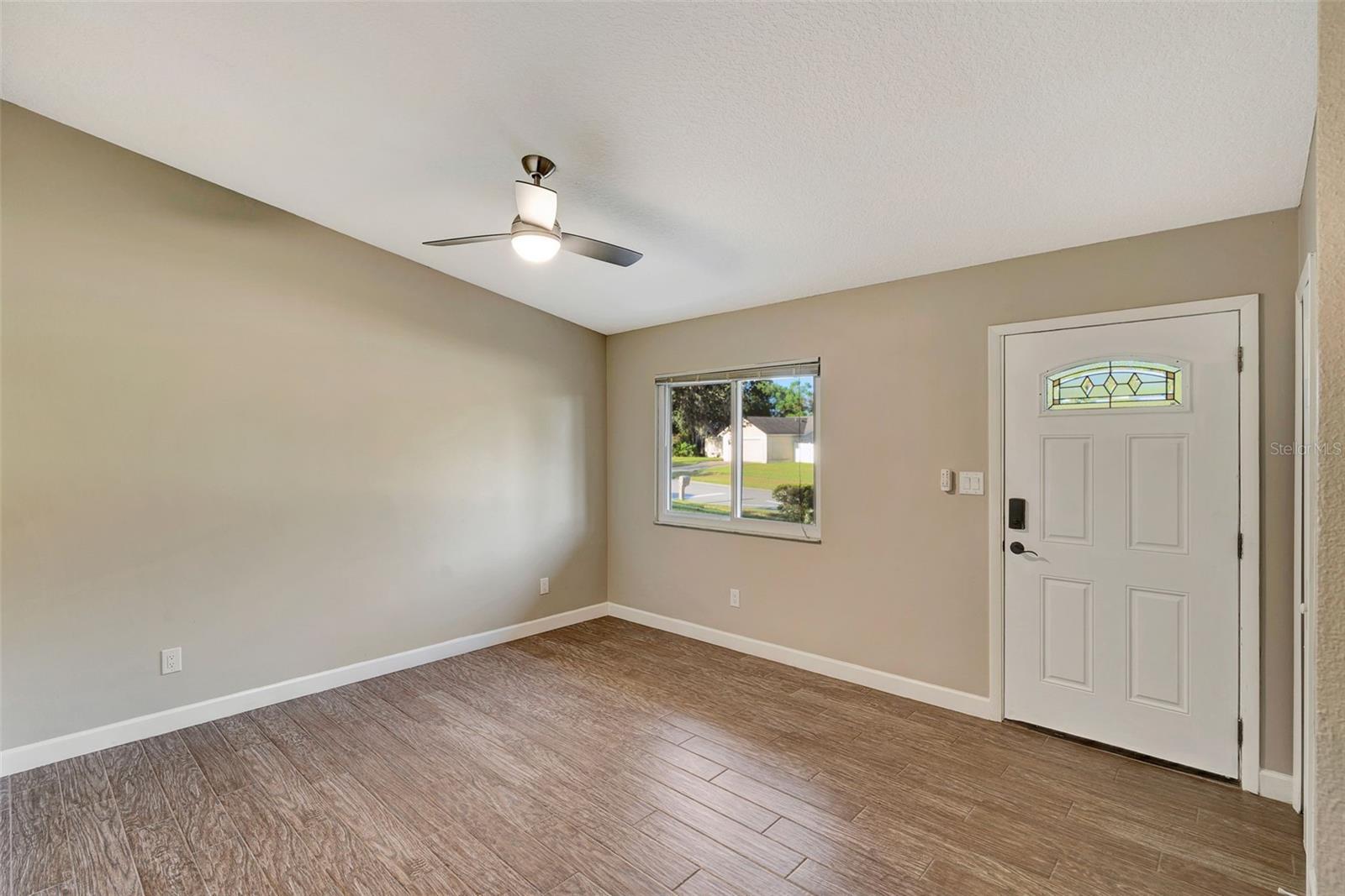 Image 4 of 26 For 1425 Prairie Lake Boulevard