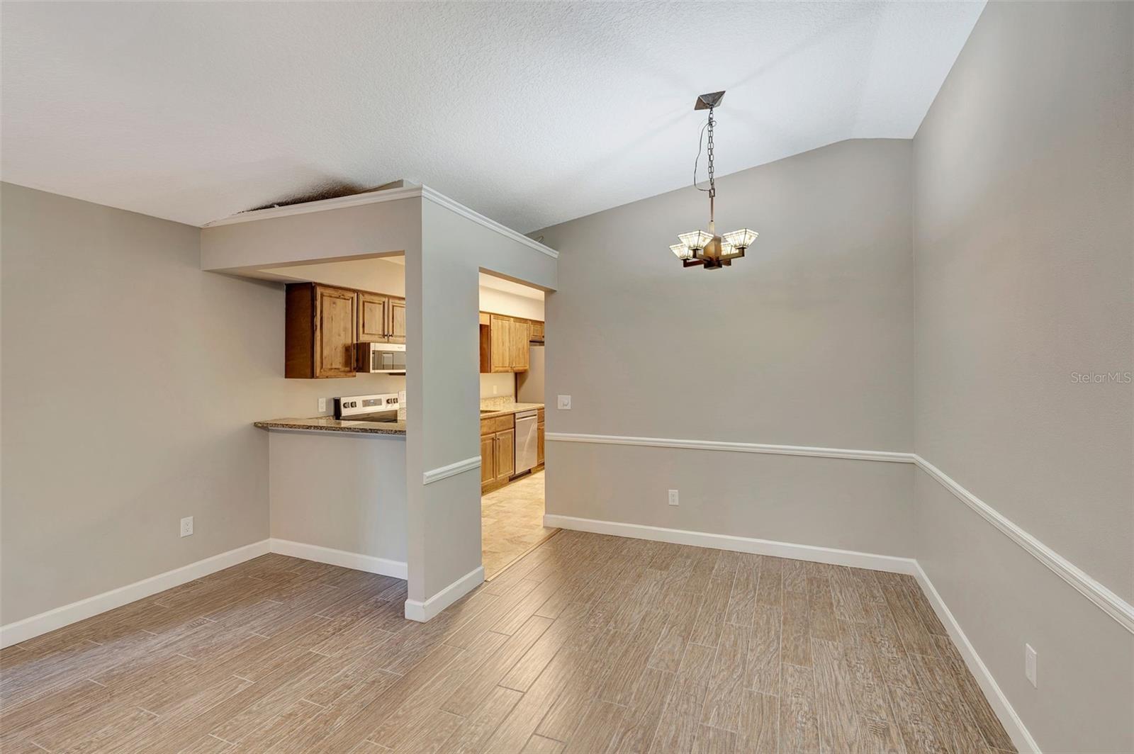 Image 8 of 26 For 1425 Prairie Lake Boulevard