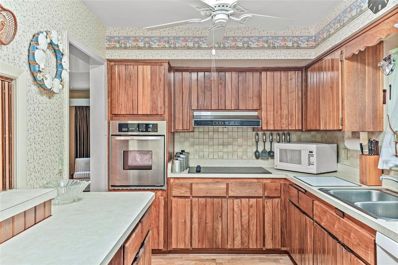 Image 9 of 31 For 3819 Bradley Avenue