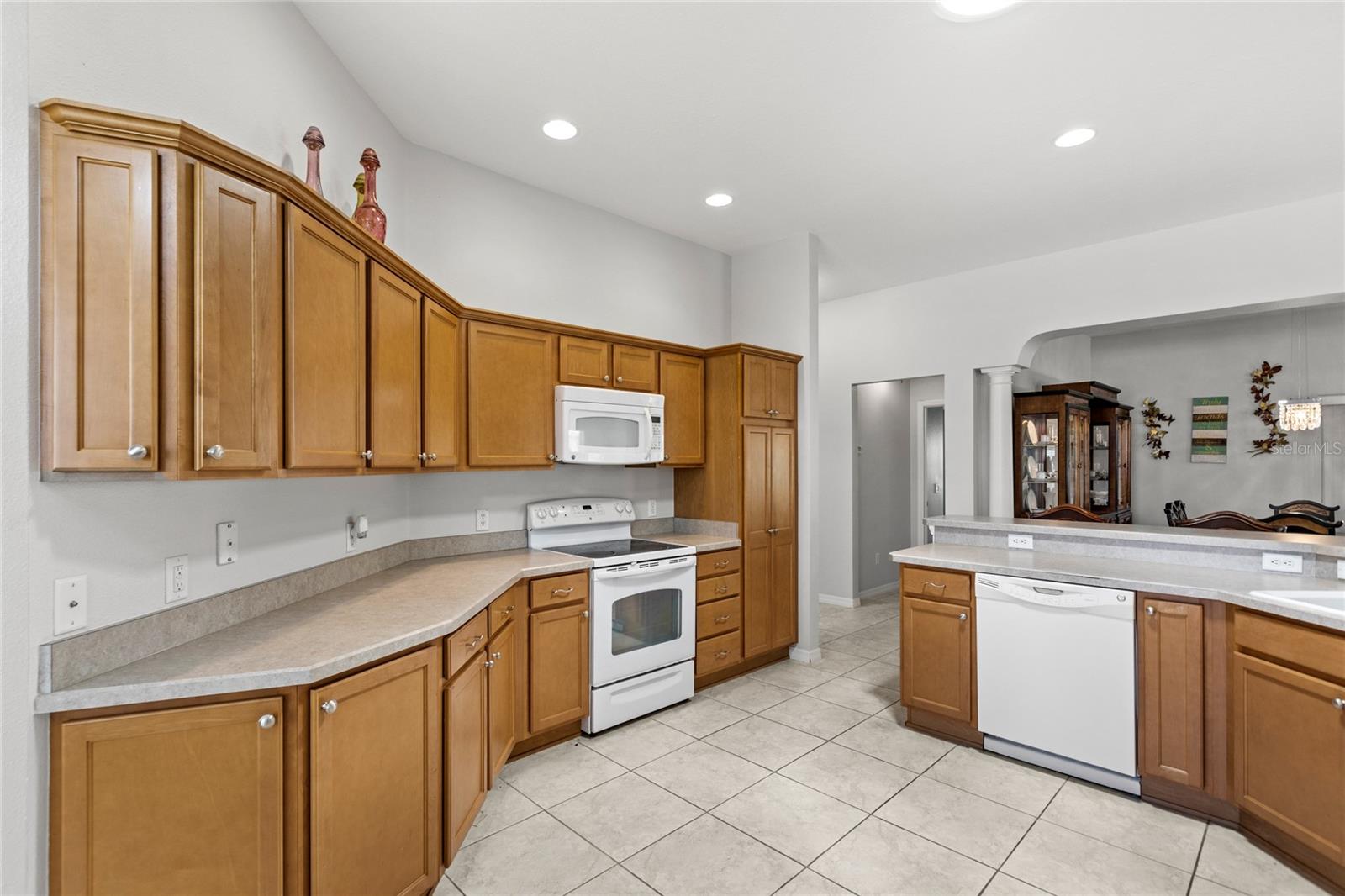 Image 12 of 53 For 2454 Monroe Terrace