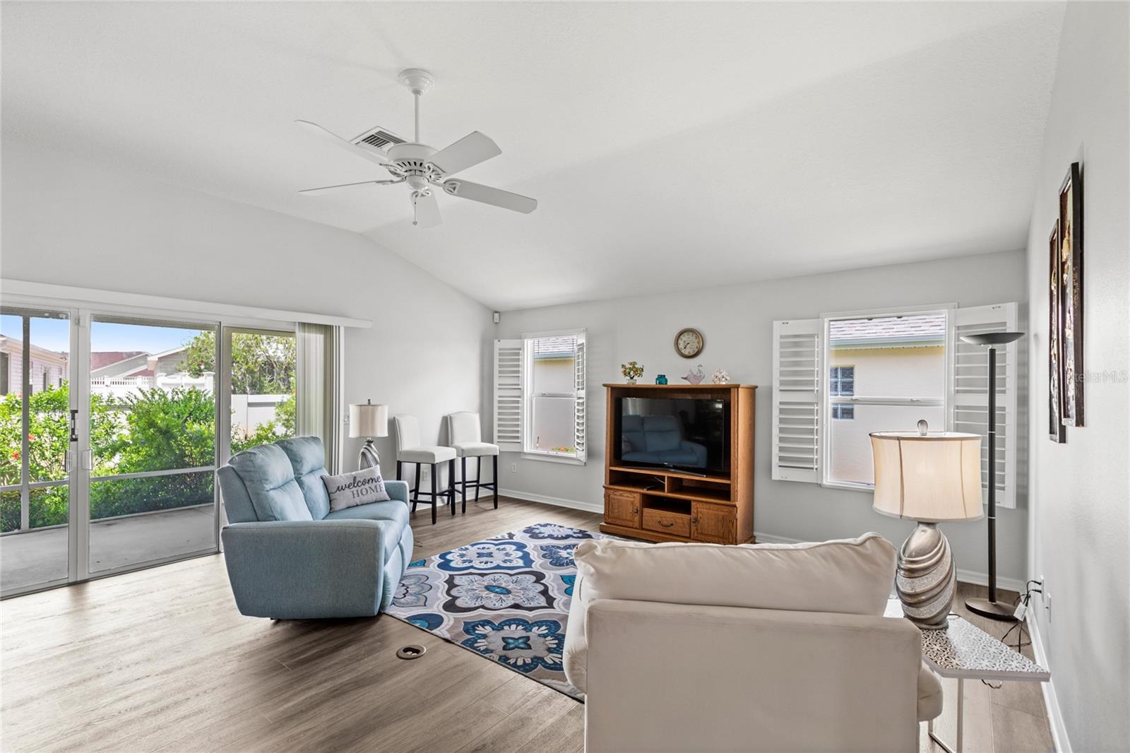 Image 19 of 53 For 2454 Monroe Terrace