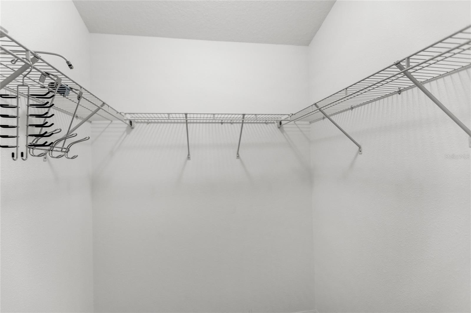 Image 29 of 53 For 2454 Monroe Terrace