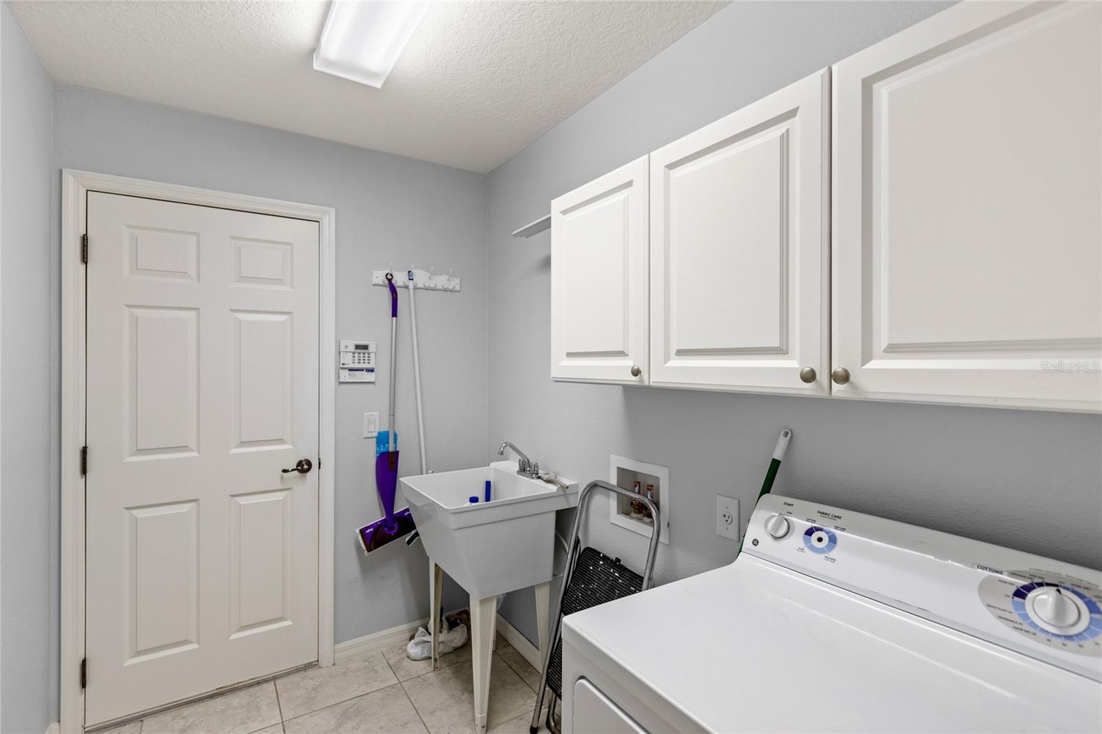 Image 32 of 53 For 2454 Monroe Terrace