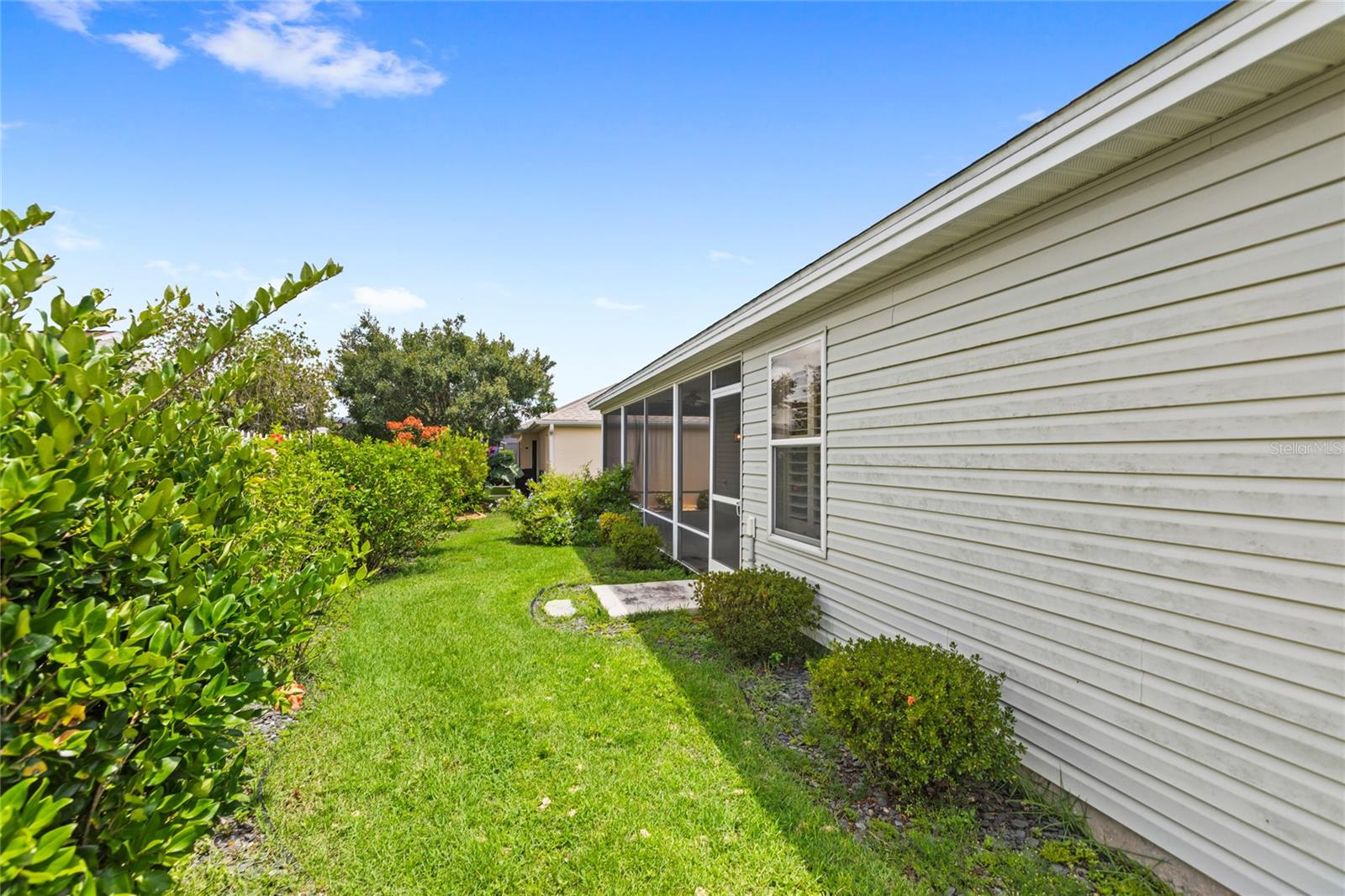 Image 38 of 53 For 2454 Monroe Terrace