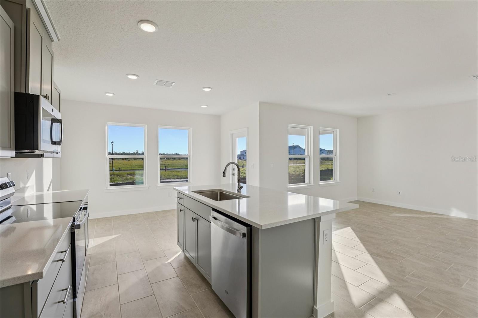 Image 10 of 38 For 6481 Horseshoe Lane Way