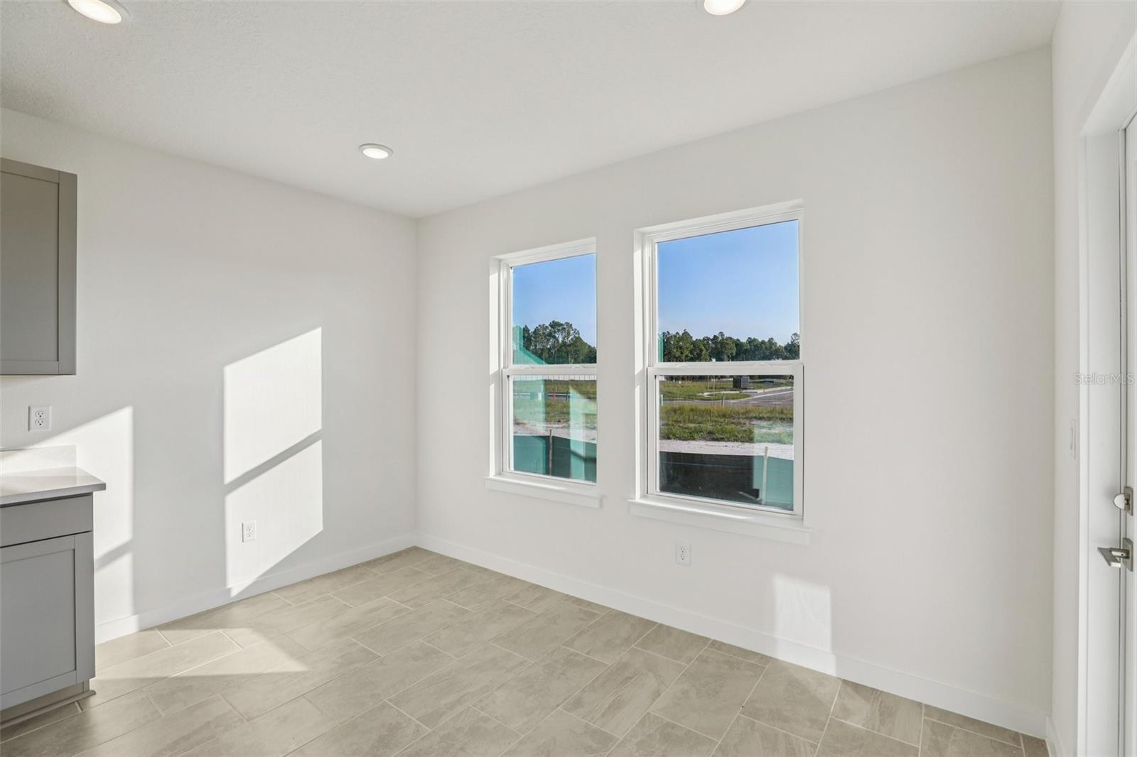 Image 12 of 38 For 6481 Horseshoe Lane Way