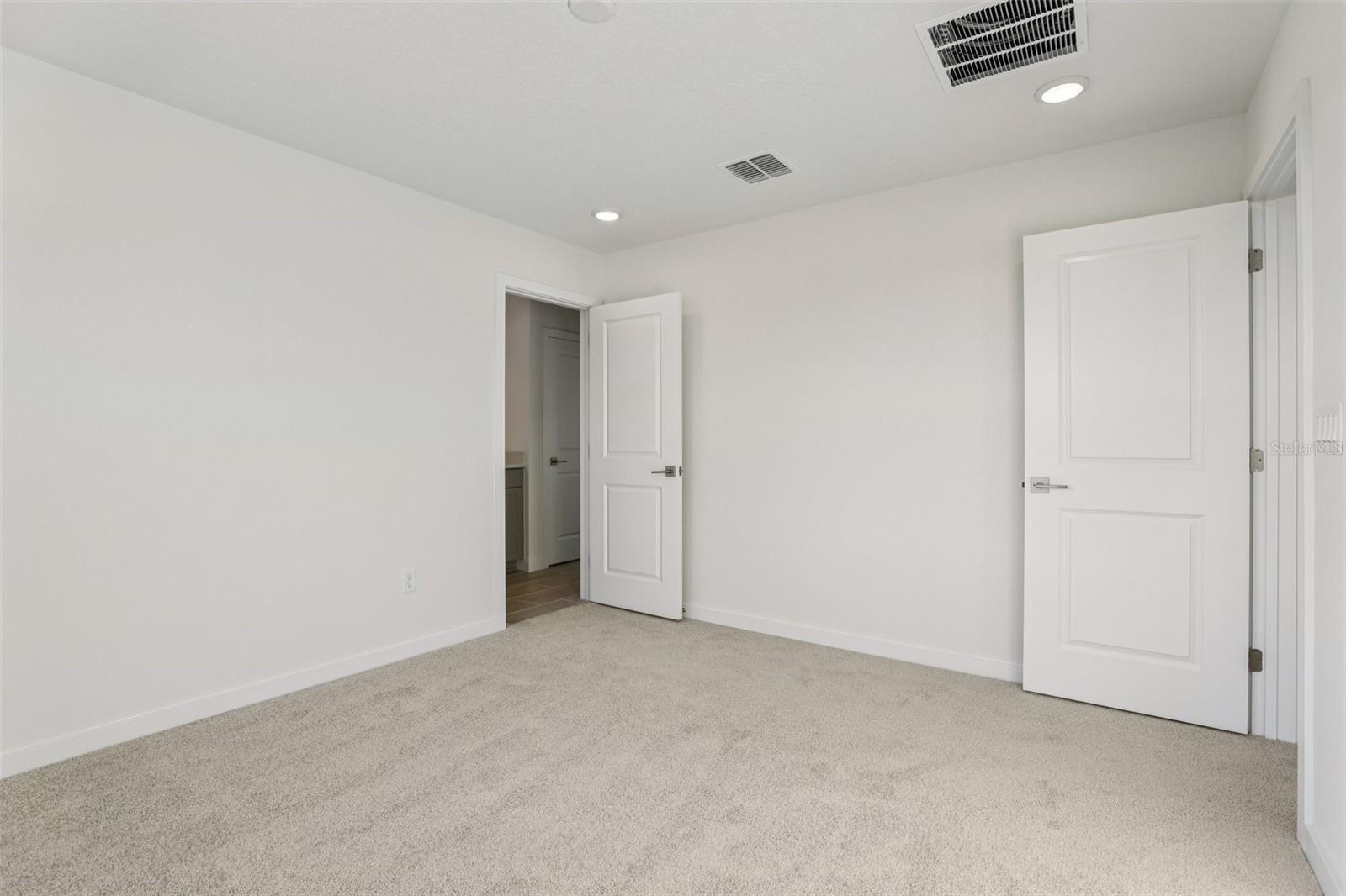 Image 18 of 38 For 6481 Horseshoe Lane Way