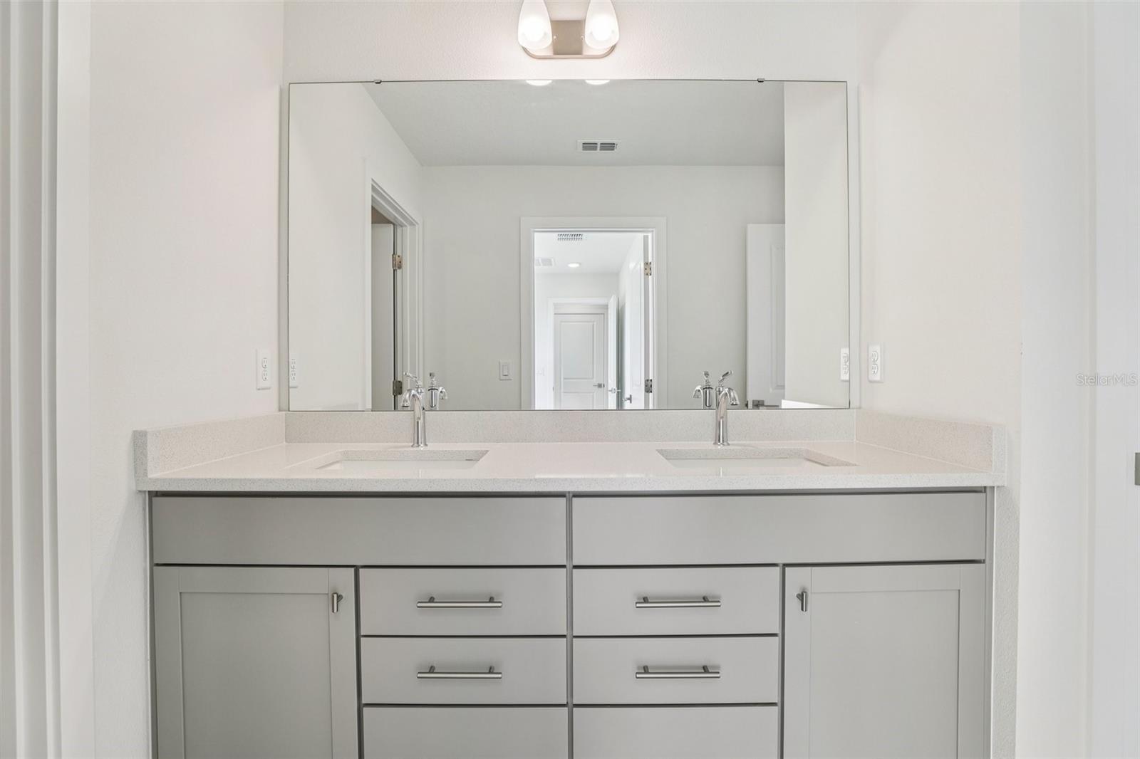 Image 19 of 38 For 6481 Horseshoe Lane Way