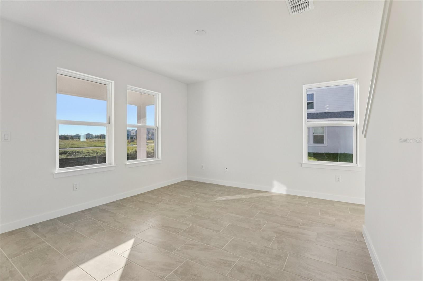 Image 6 of 38 For 6481 Horseshoe Lane Way