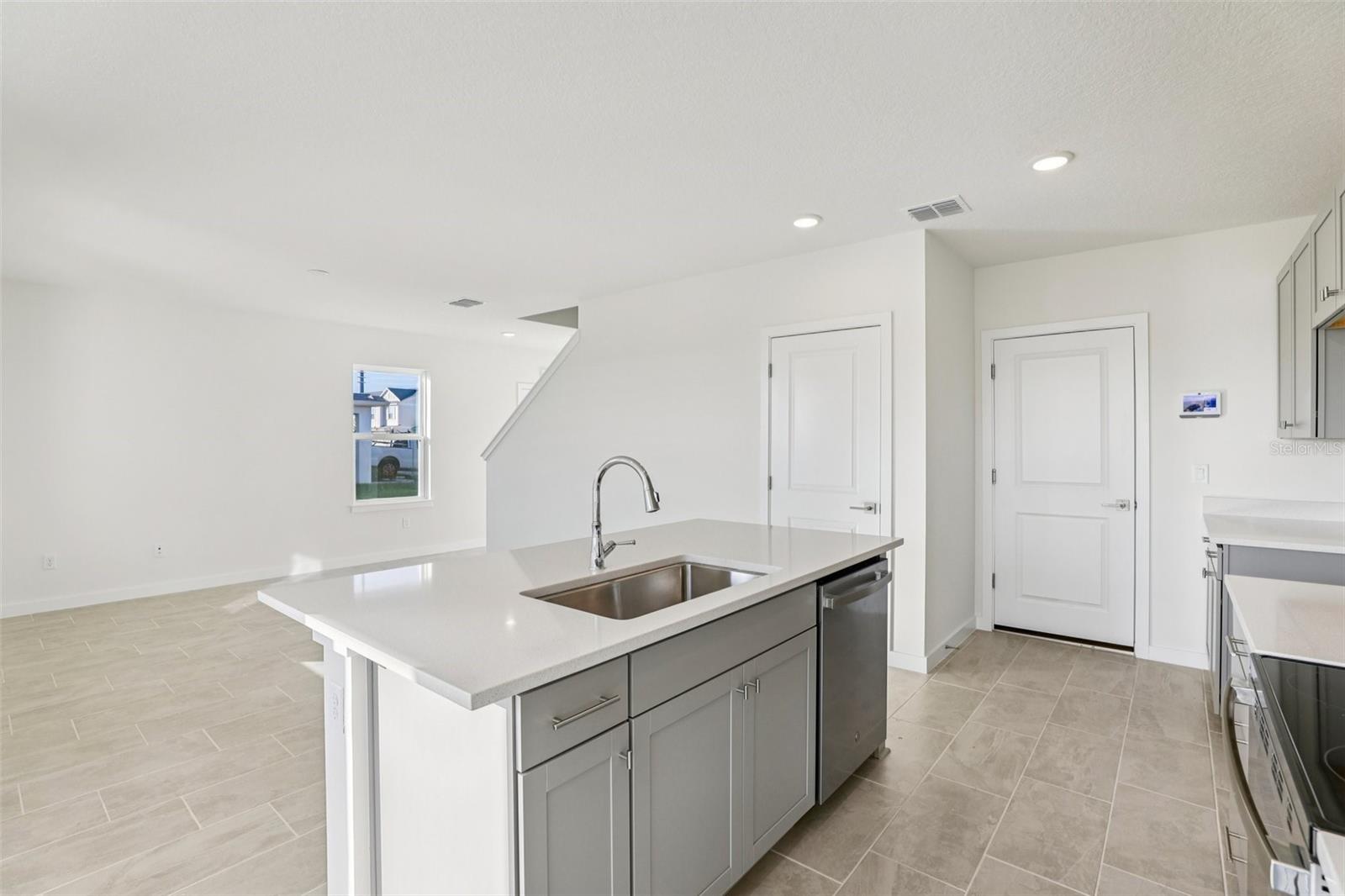 Image 9 of 38 For 6481 Horseshoe Lane Way