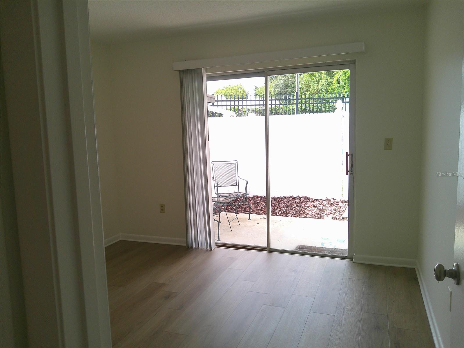 Image 17 of 25 For 1503 Grove Street 559