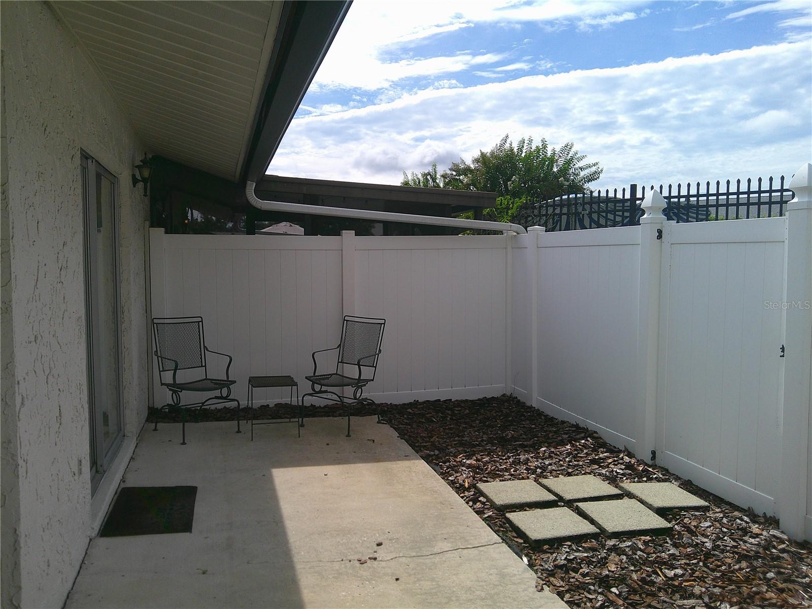Image 23 of 25 For 1503 Grove Street 559