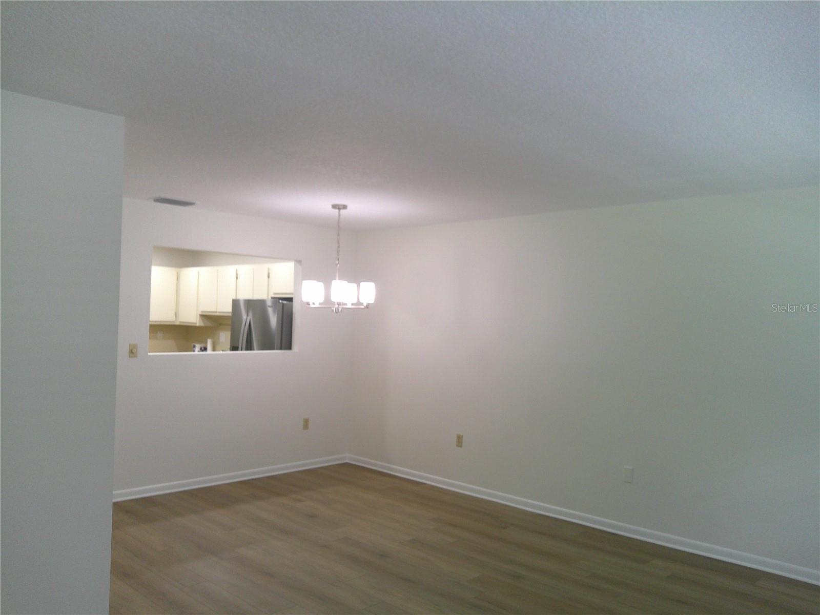 Image 3 of 25 For 1503 Grove Street 559