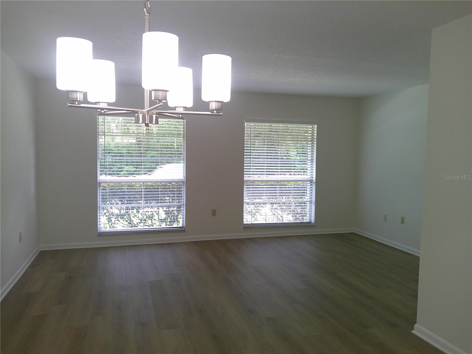 Image 4 of 25 For 1503 Grove Street 559