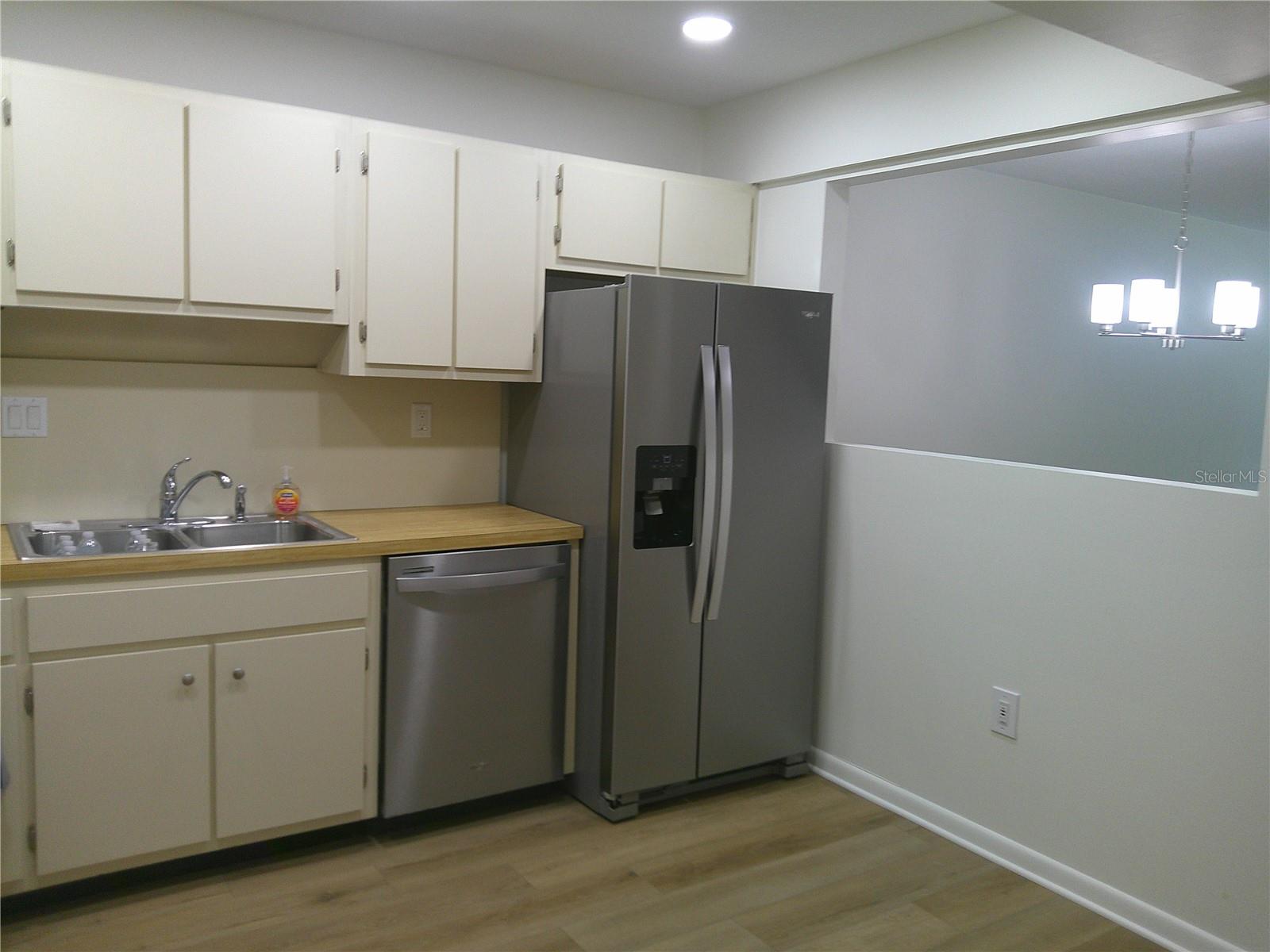 Image 7 of 25 For 1503 Grove Street 559