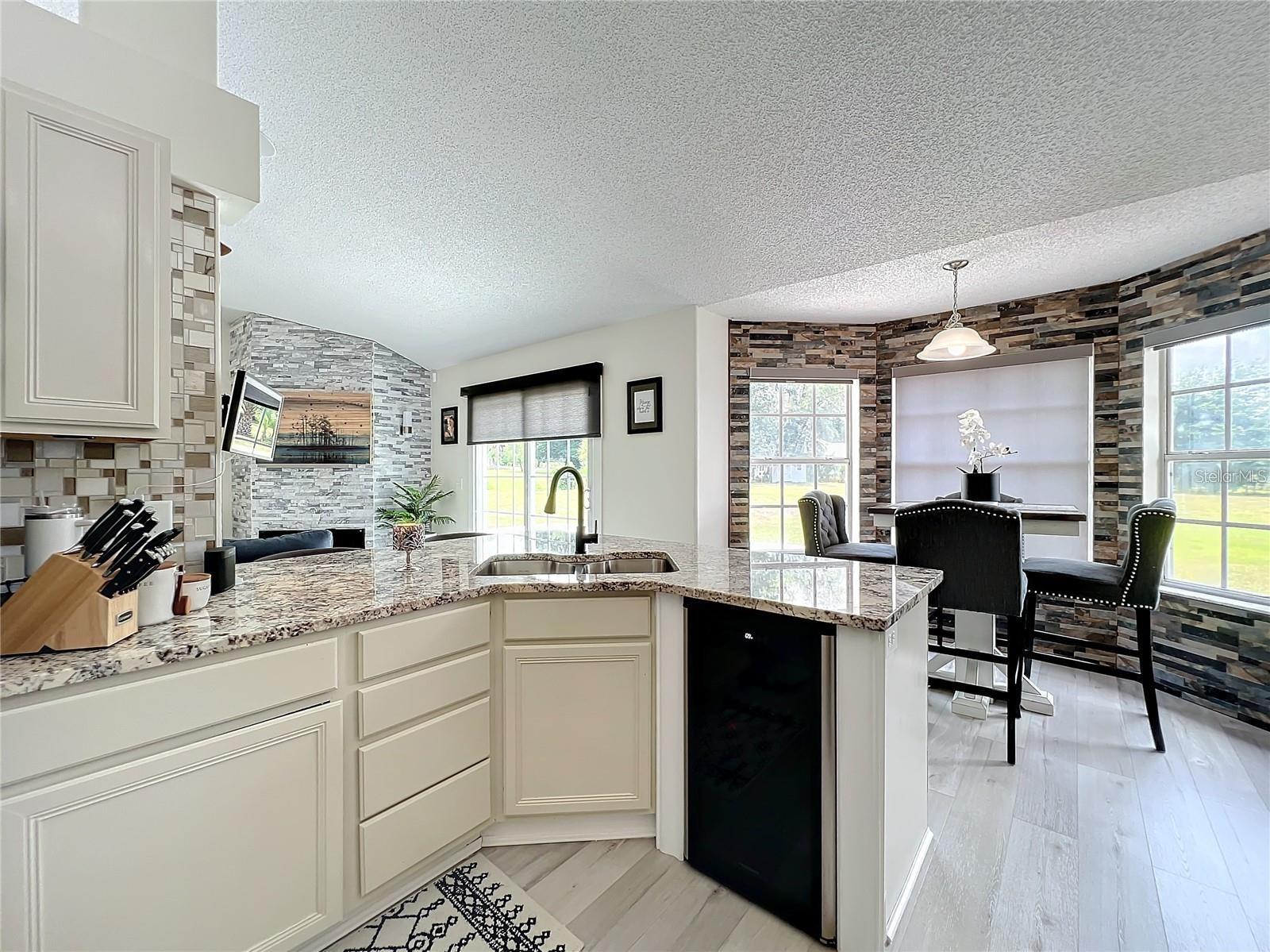 Image 17 of 22 For 17528 Apshawa Road