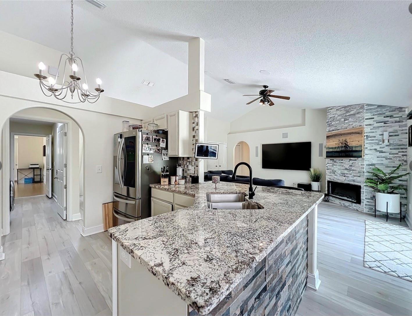 Image 2 of 22 For 17528 Apshawa Road