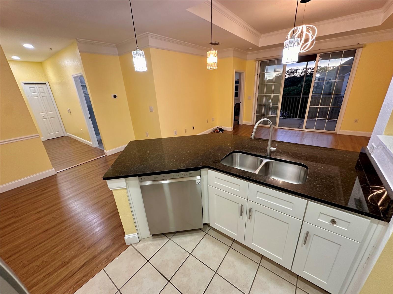 Image 13 of 45 For 3280 Soho Street 308