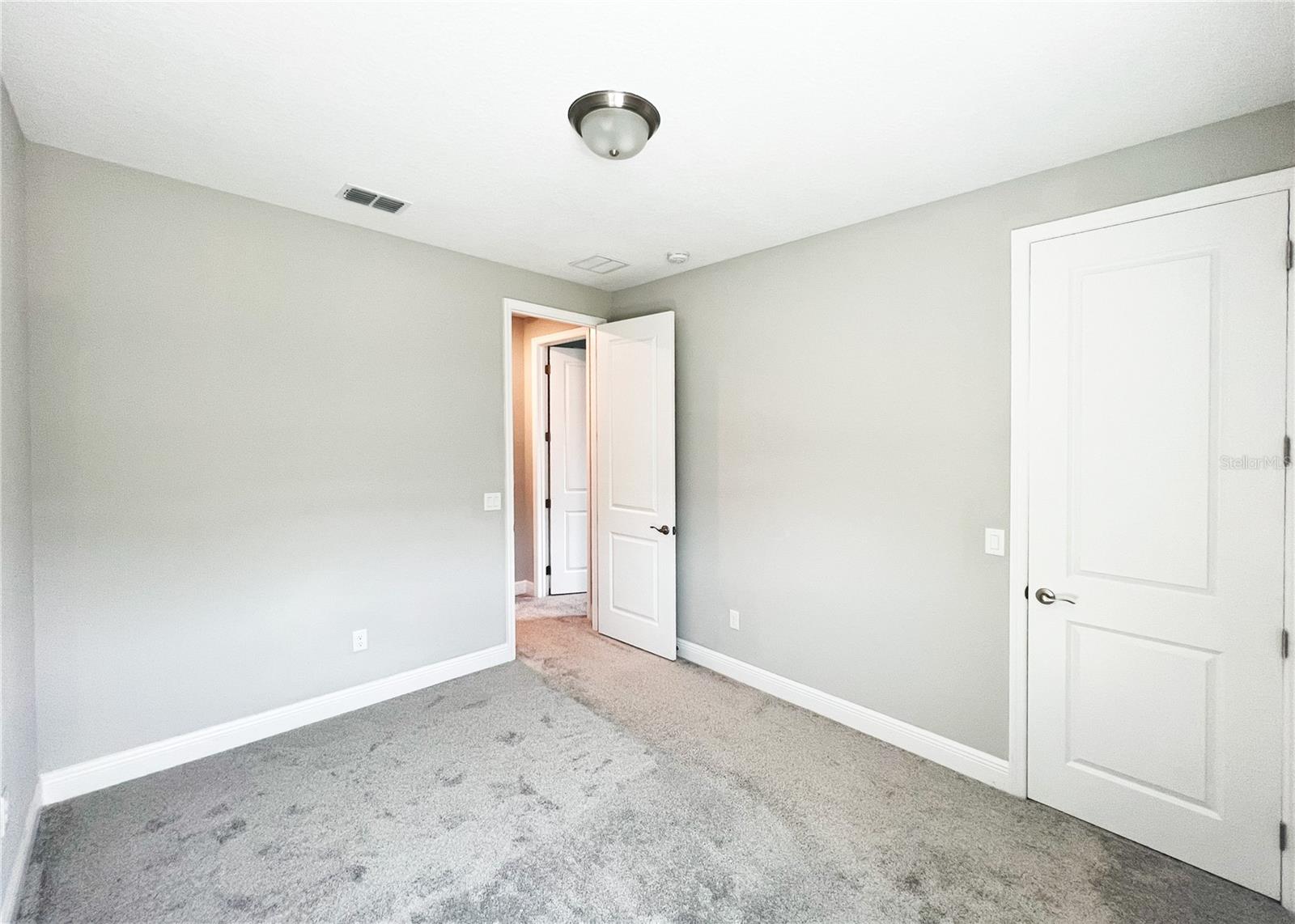 Image 10 of 35 For 7037 Carrickbend Lane