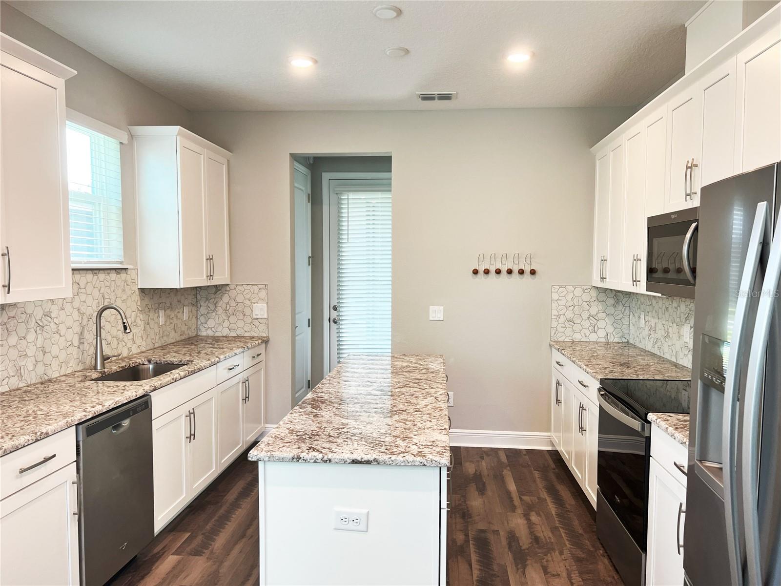 Image 5 of 35 For 7037 Carrickbend Lane