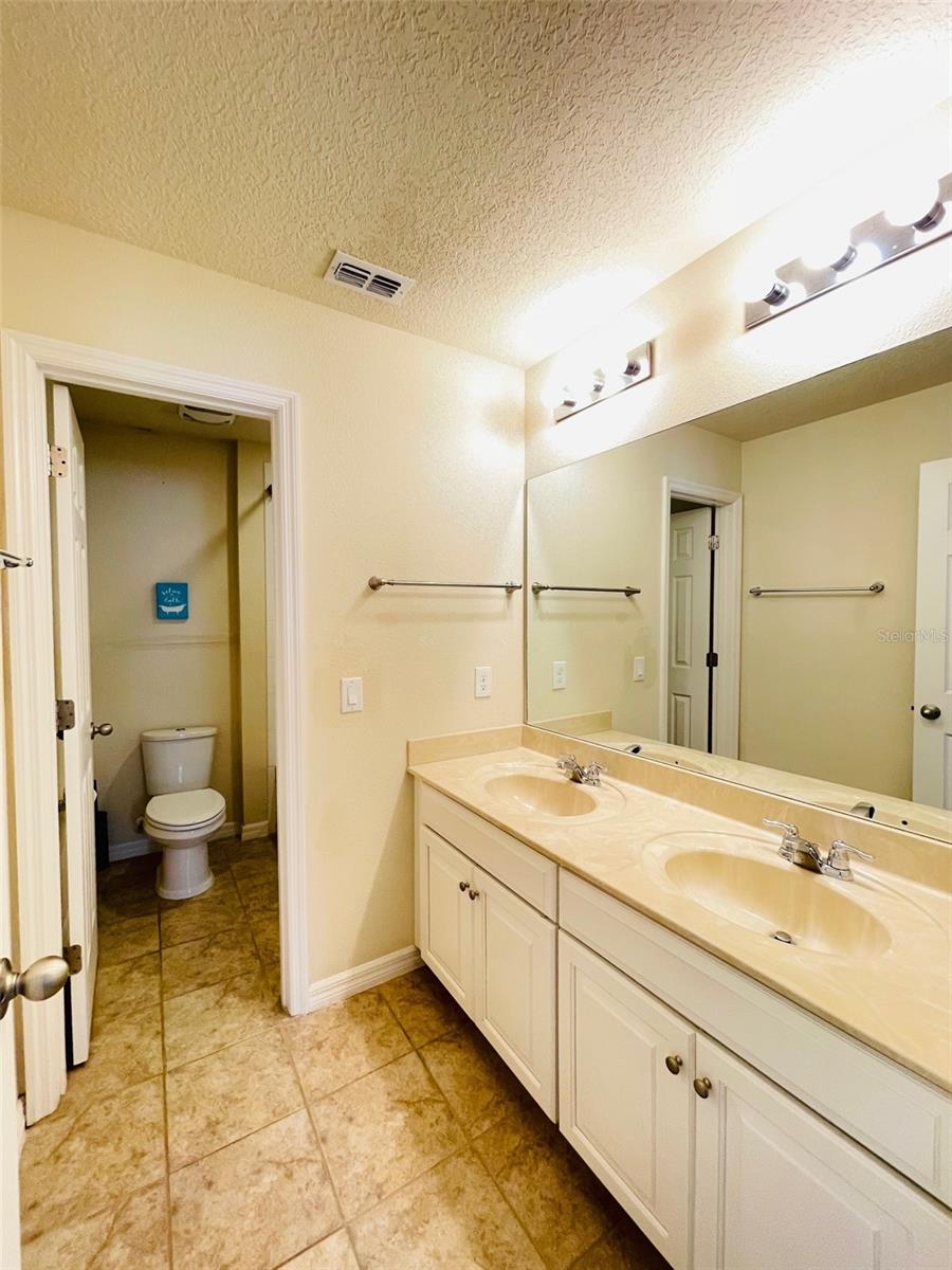 Image 13 of 15 For 12058 Silverlake Park Drive