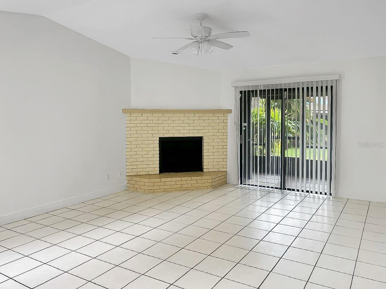 Image 4 of 12 For 1735 Foxhall Circle 1