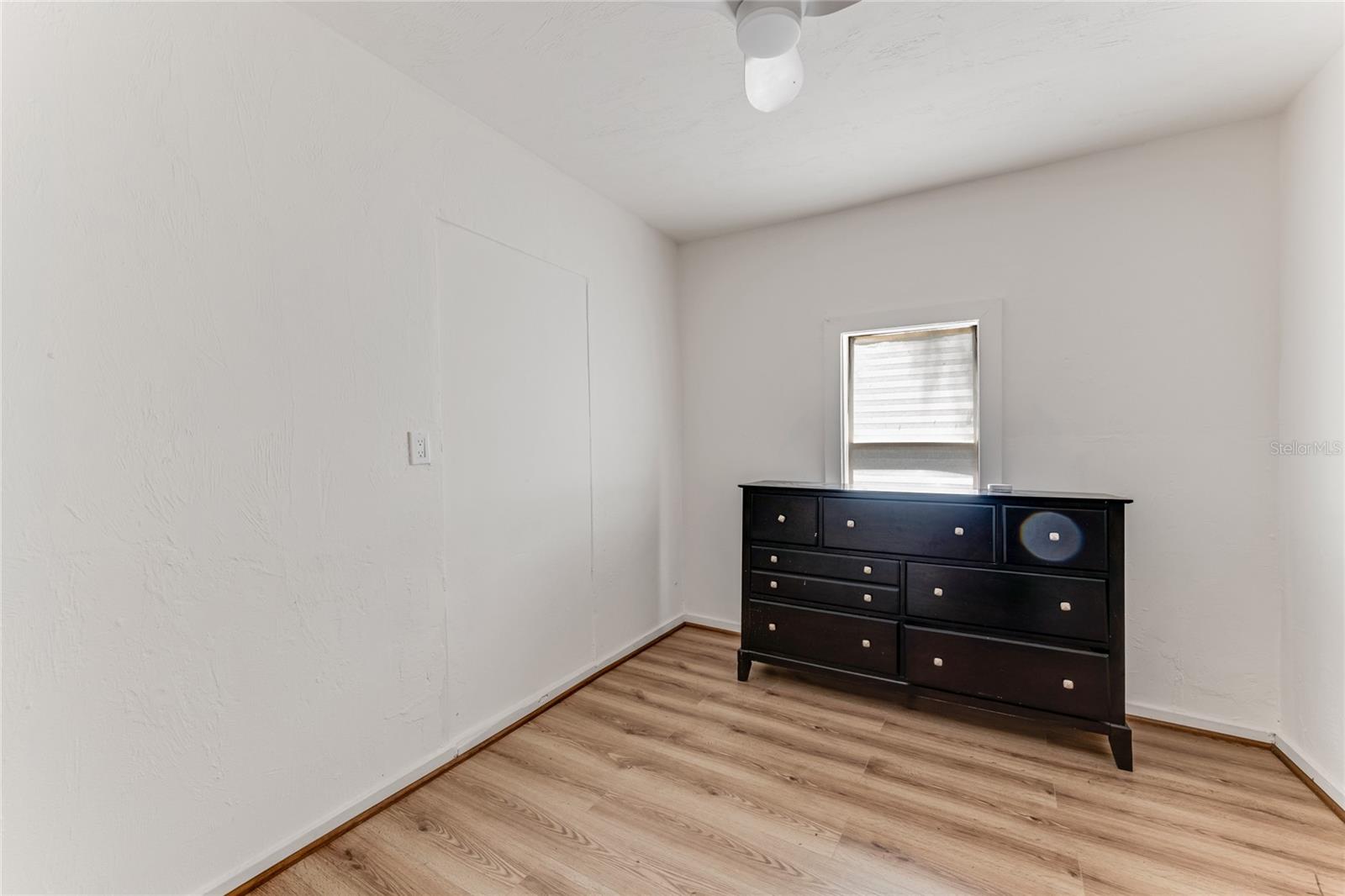 Image 11 of 22 For 715 Clark Street