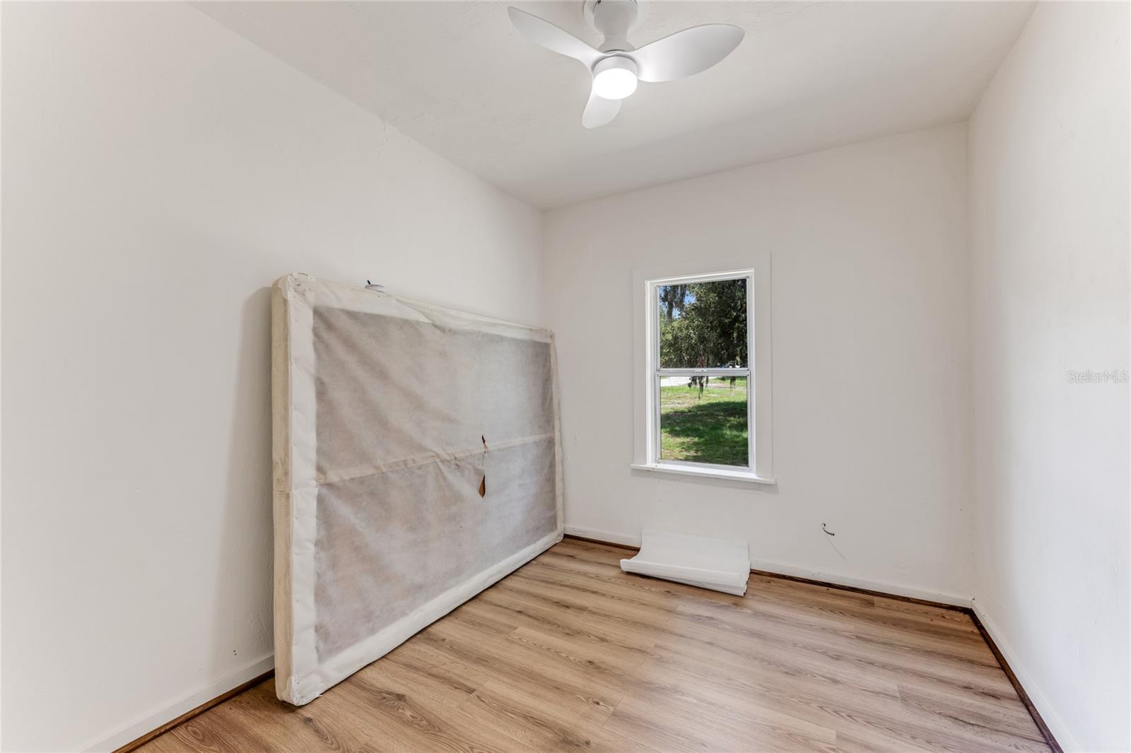 Image 12 of 22 For 715 Clark Street