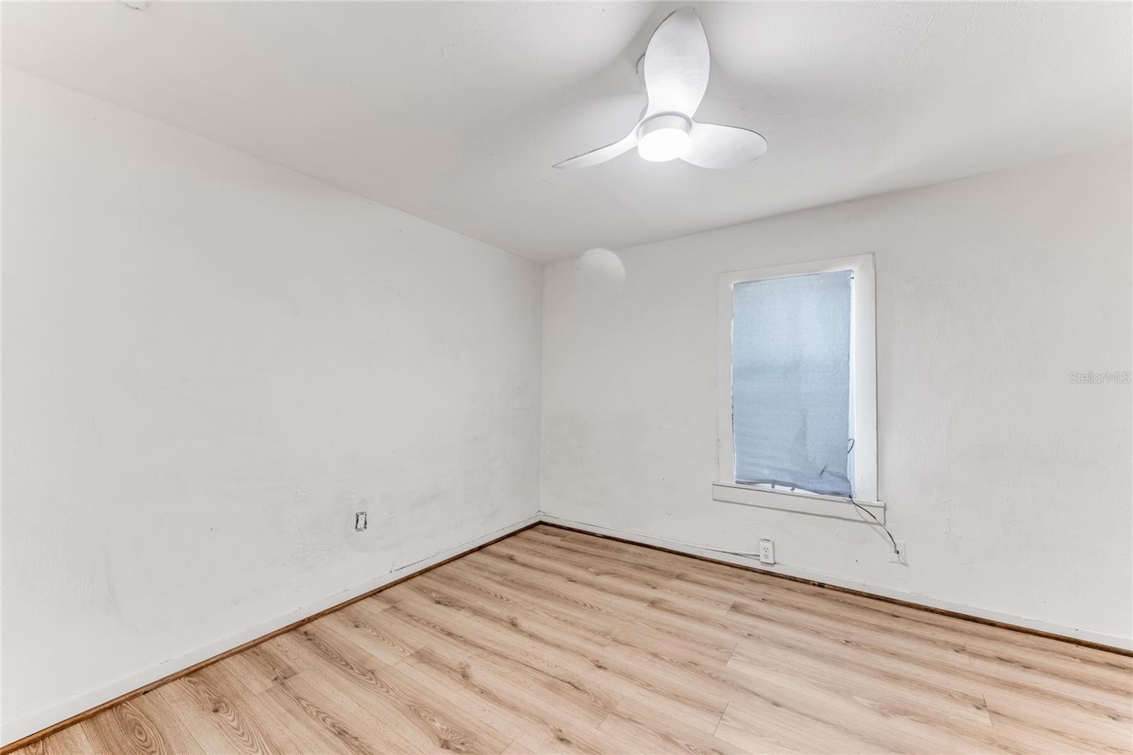 Image 13 of 22 For 715 Clark Street
