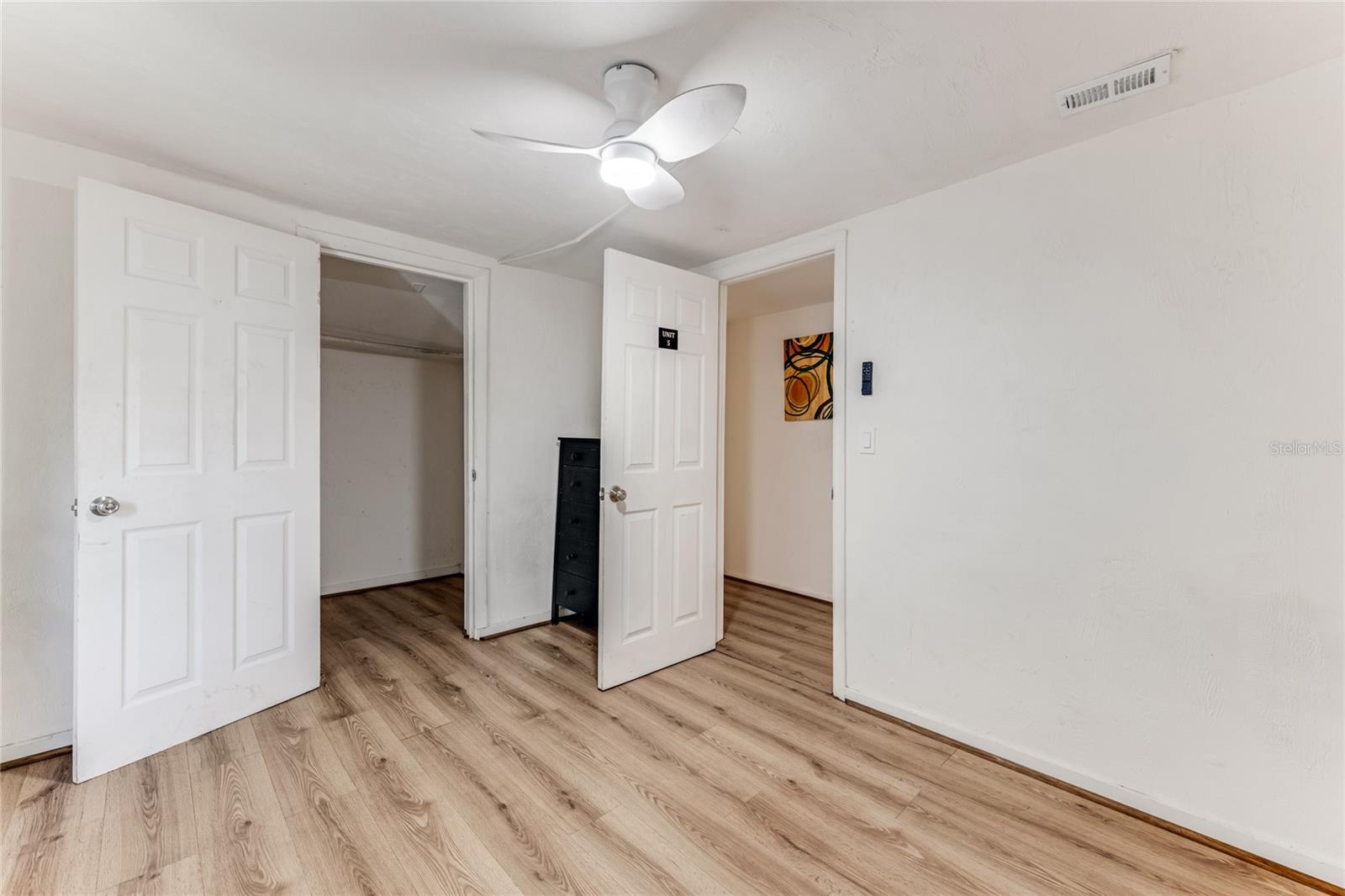 Image 14 of 22 For 715 Clark Street