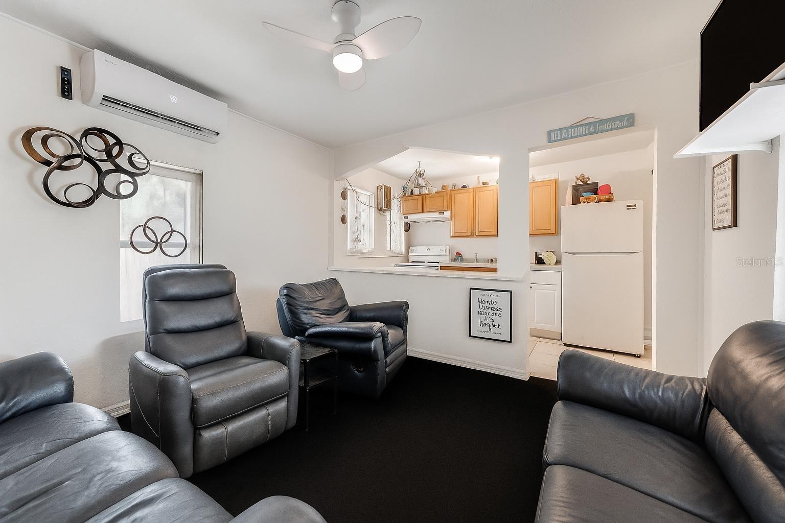 Image 18 of 22 For 715 Clark Street