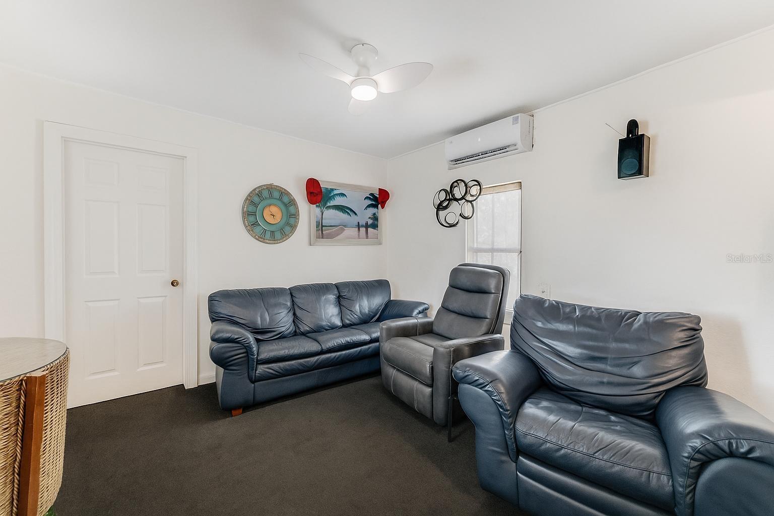 Image 19 of 22 For 715 Clark Street