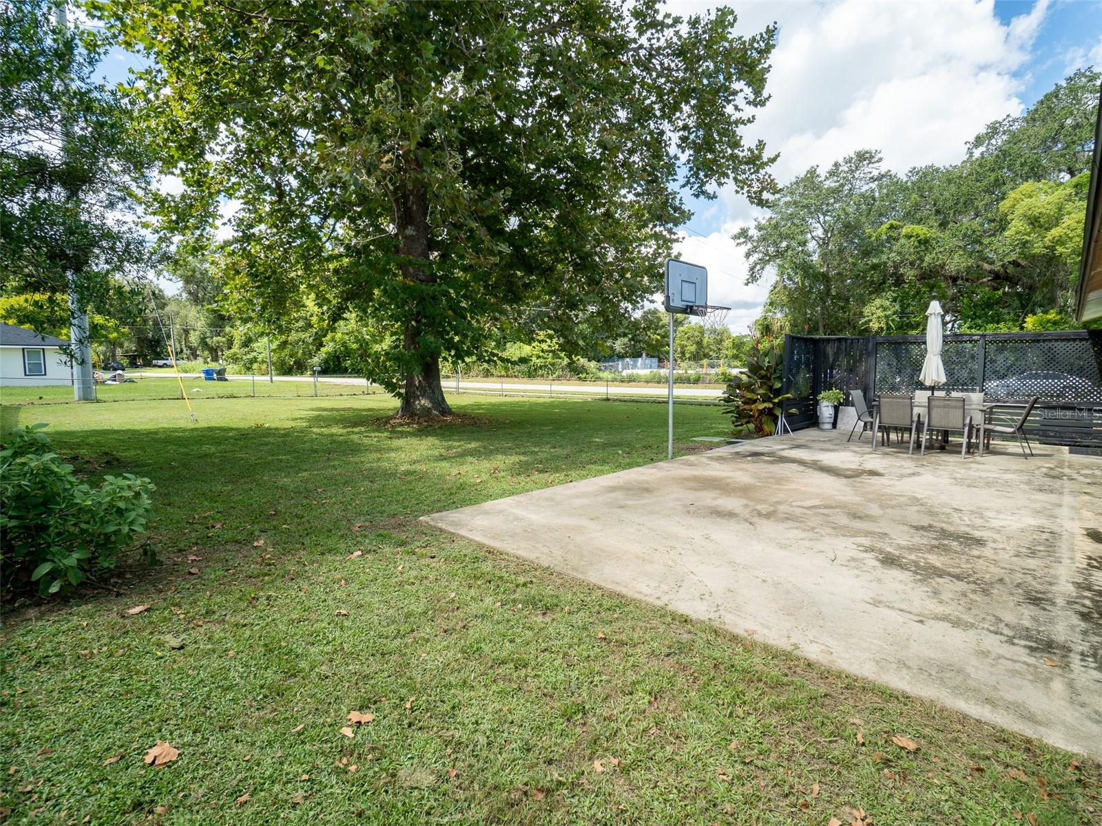 Image 21 of 25 For 998 Field Street