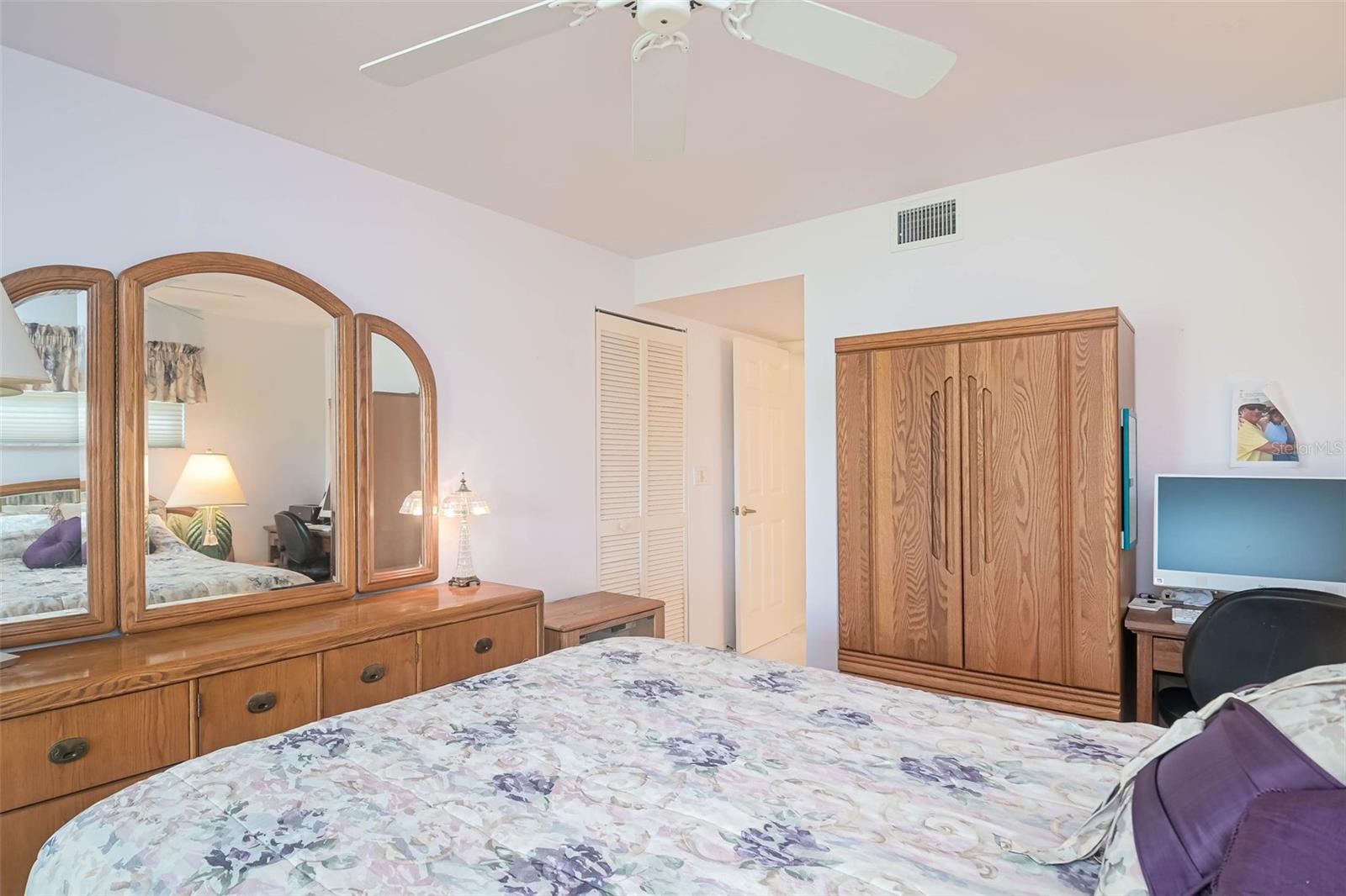 Image 17 of 30 For 5845 Trailwinds Drive 531