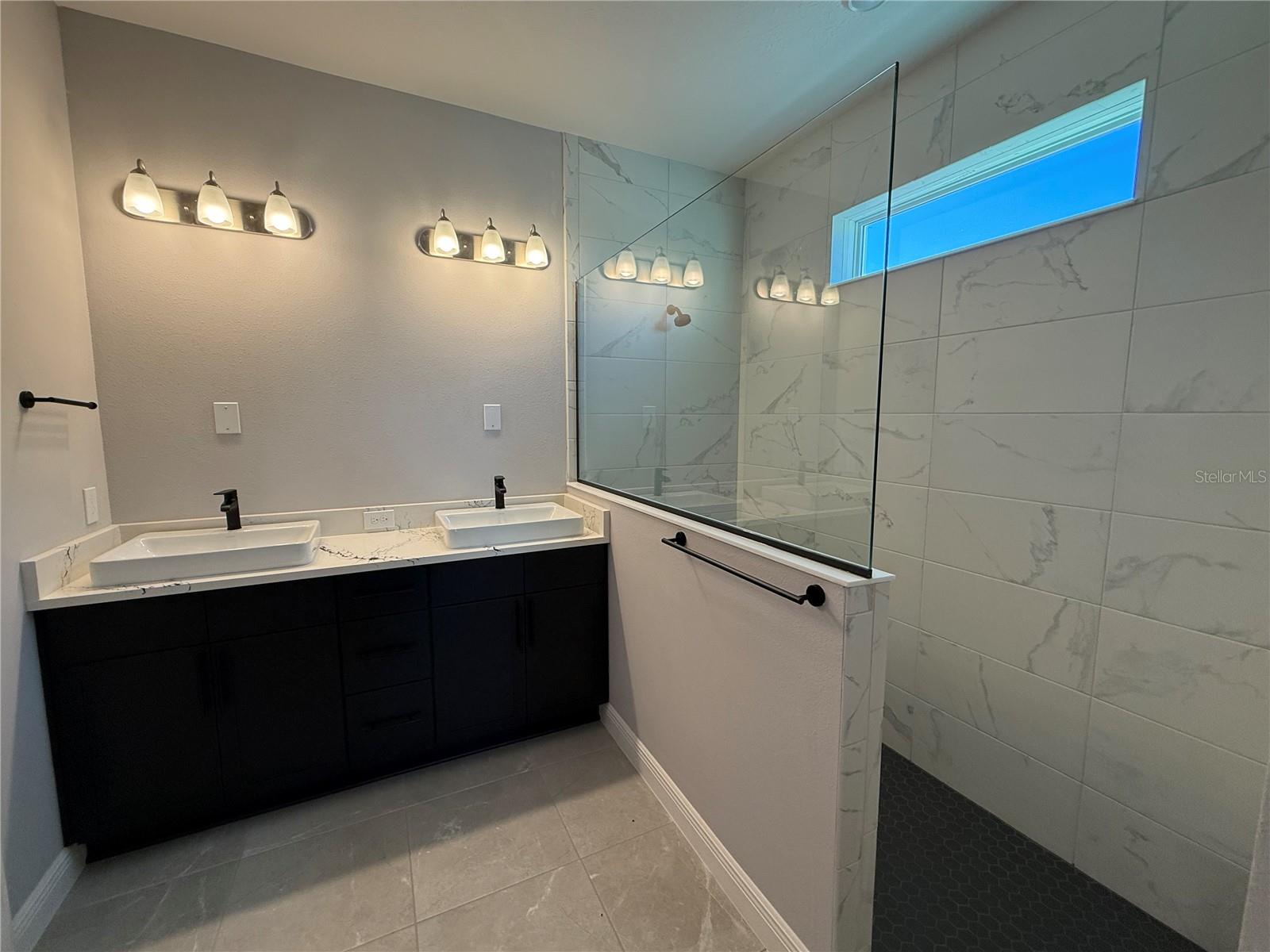 Image 14 of 43 For 10004 Fiddley Alley