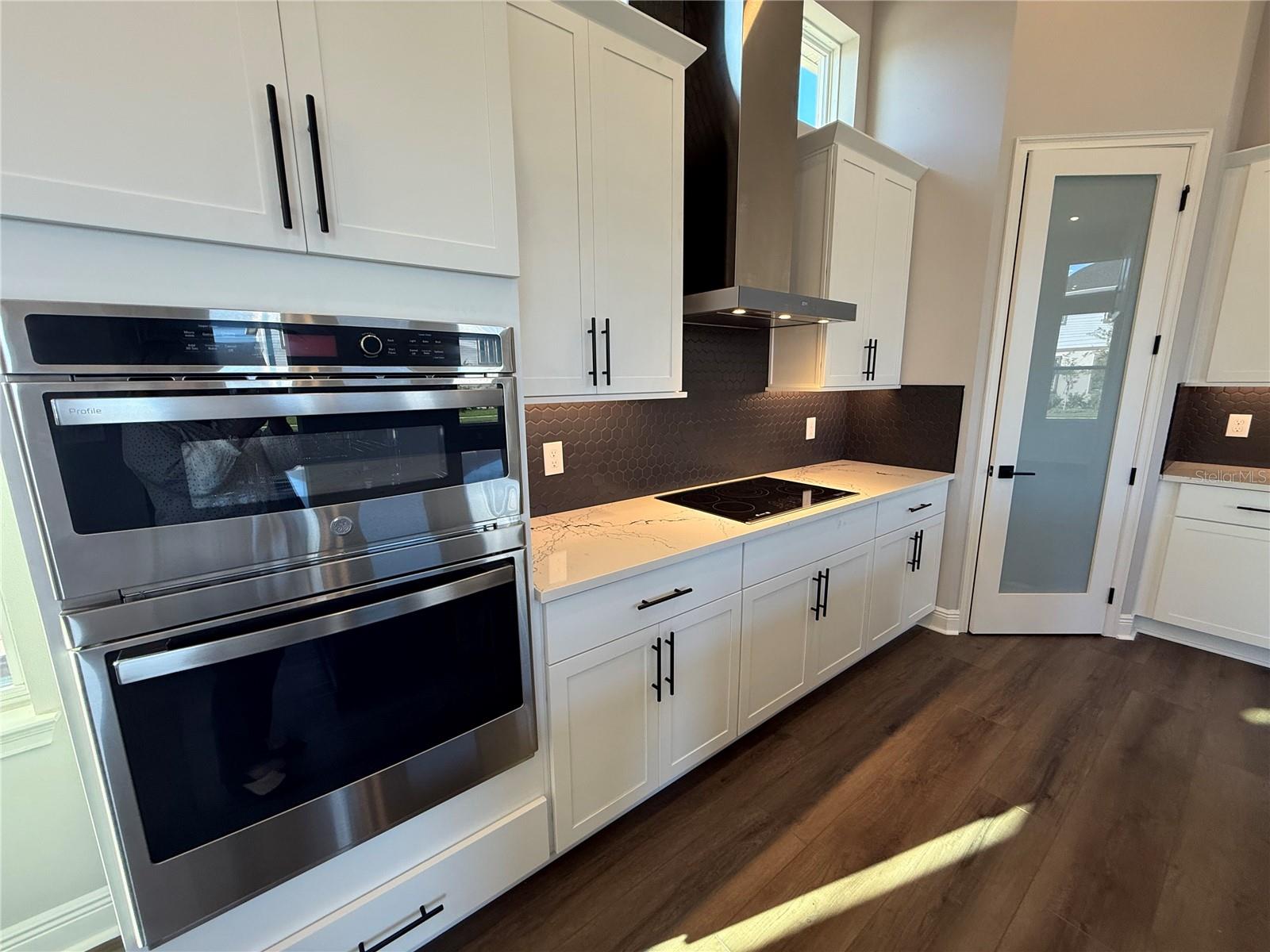 Image 8 of 43 For 10004 Fiddley Alley