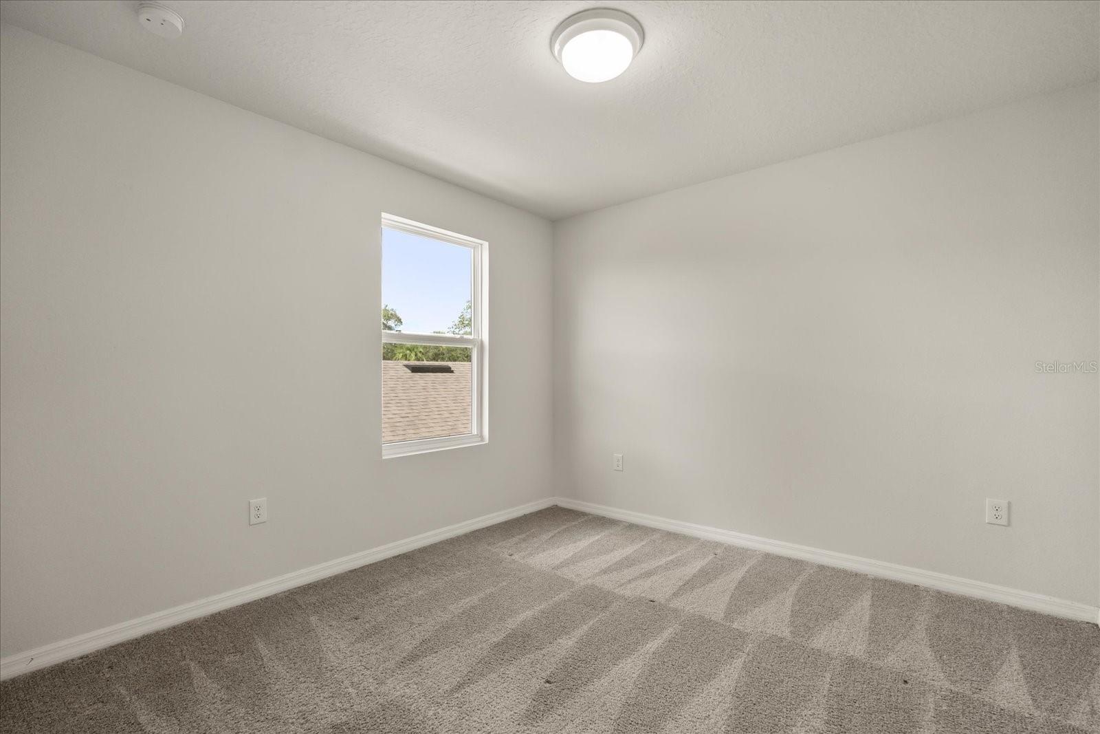 Image 15 of 41 For 5099 Royal Point Avenue