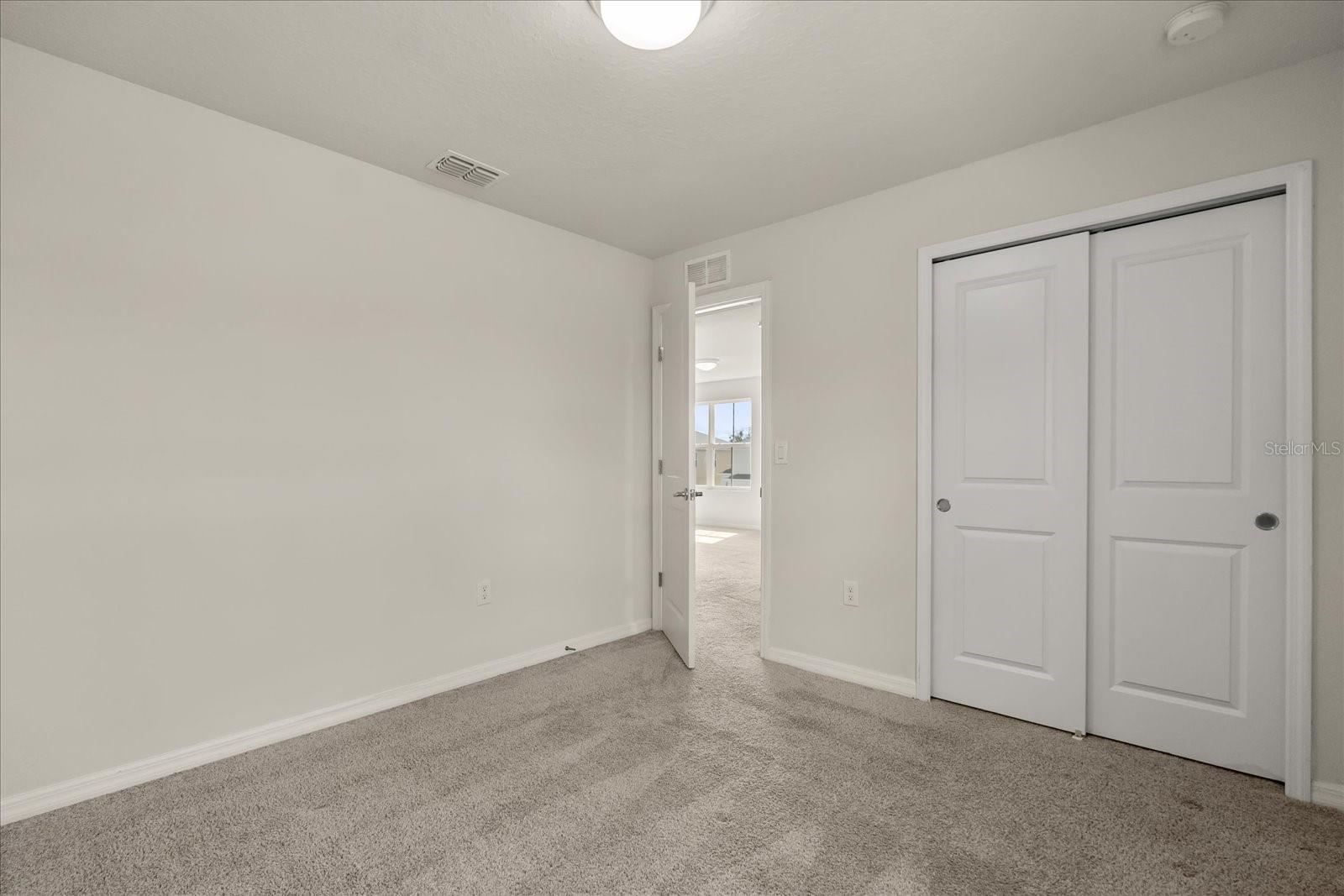 Image 16 of 41 For 5099 Royal Point Avenue
