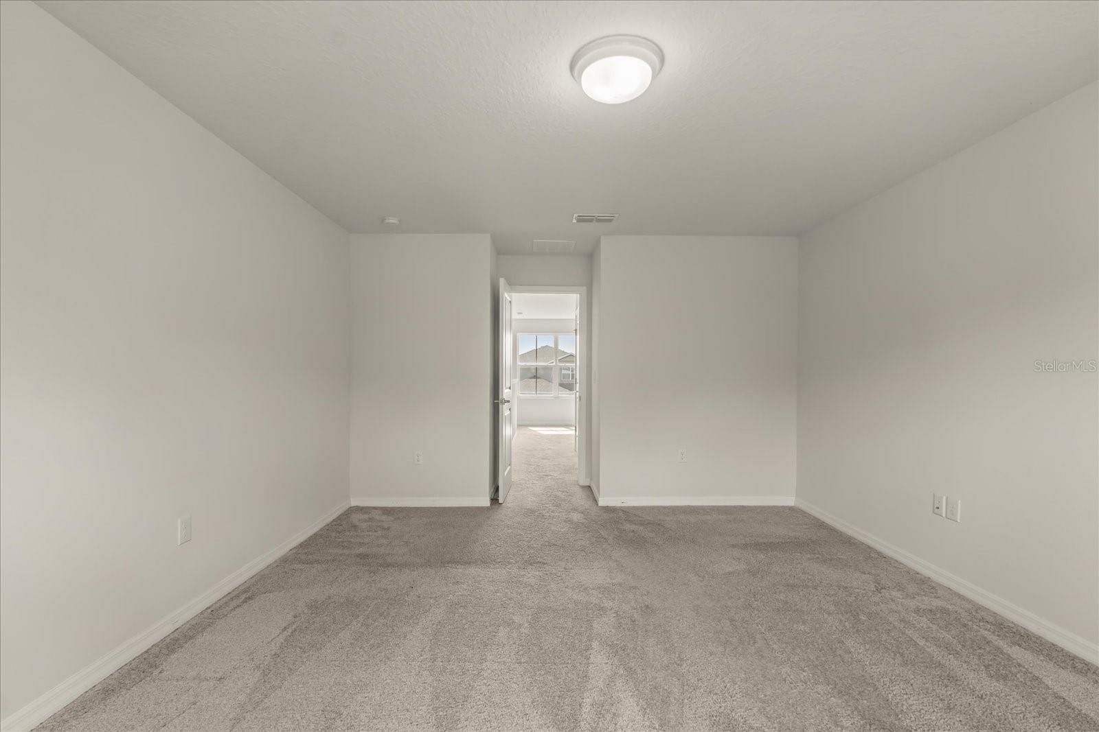 Image 21 of 41 For 5099 Royal Point Avenue