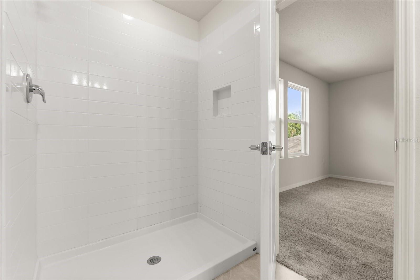 Image 23 of 41 For 5099 Royal Point Avenue