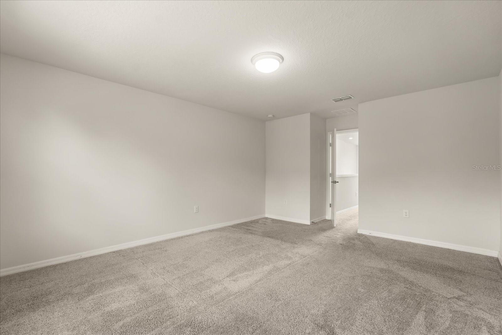 Image 24 of 41 For 5099 Royal Point Avenue