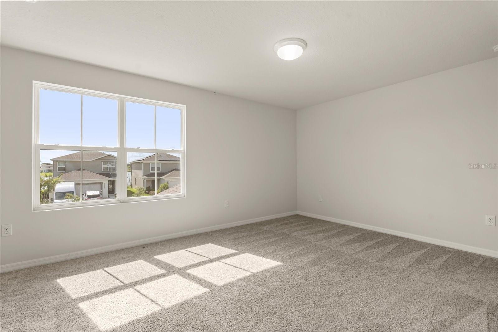 Image 25 of 41 For 5099 Royal Point Avenue