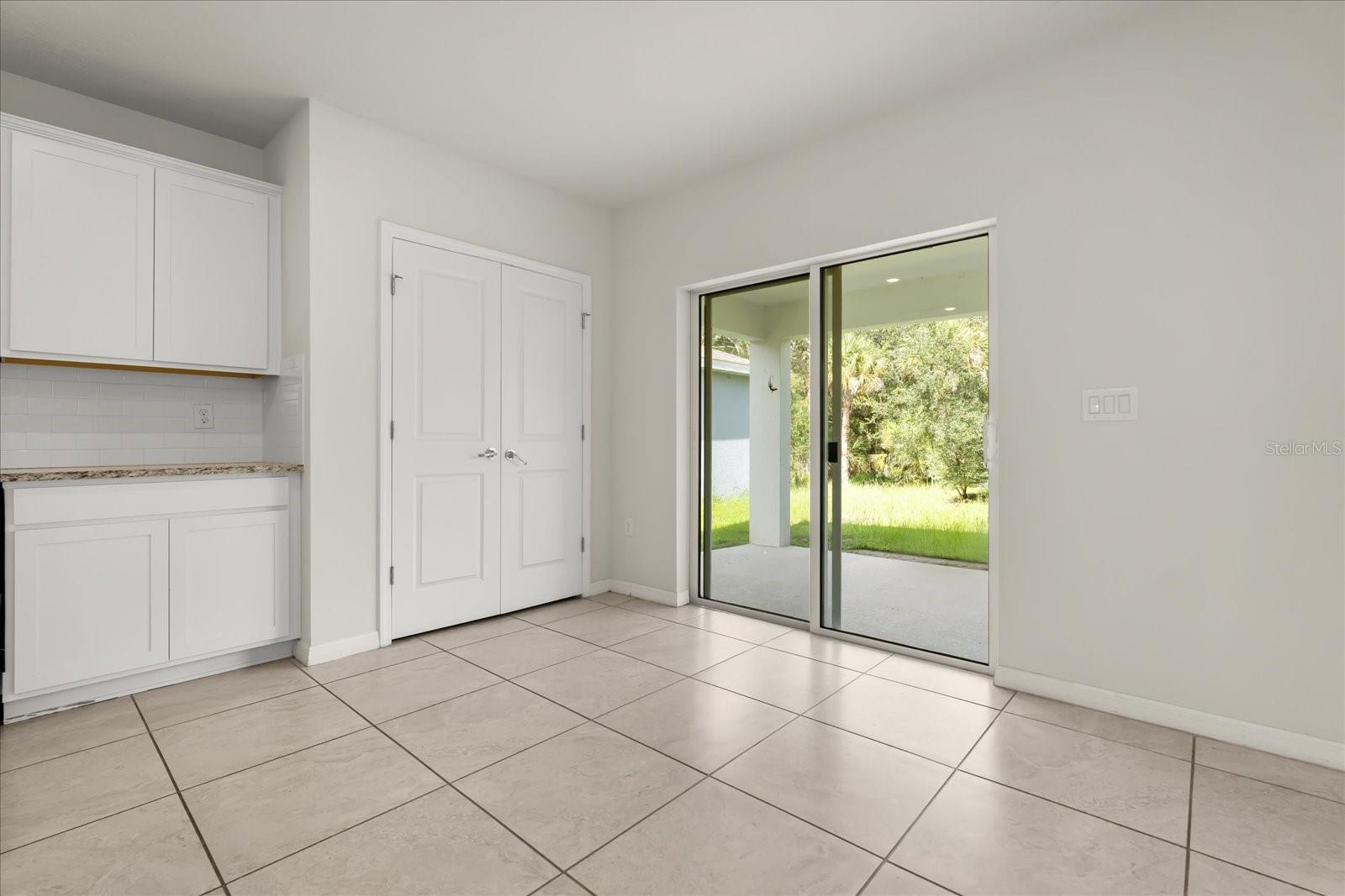 Image 8 of 41 For 5099 Royal Point Avenue