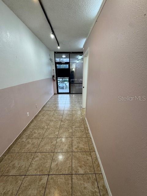 Image 5 of 15 For 8421 Orange Blossom Trail 232