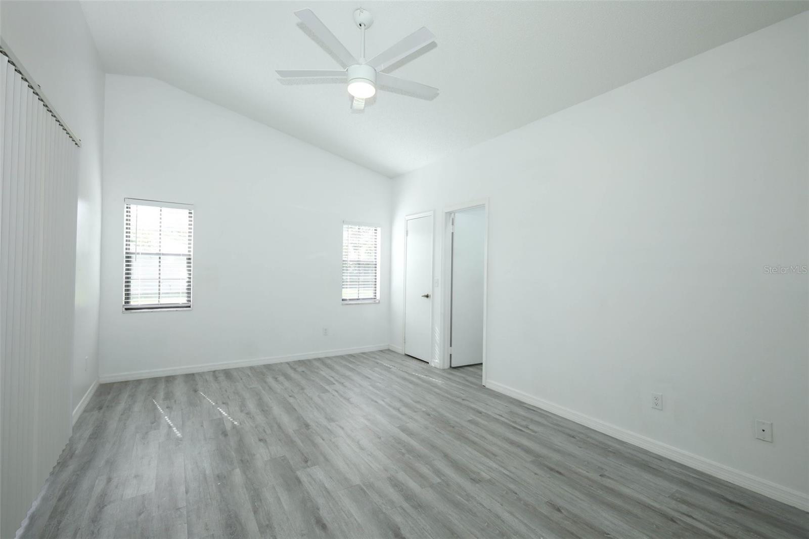 Image 11 of 29 For 5802 Parkview Lake Drive